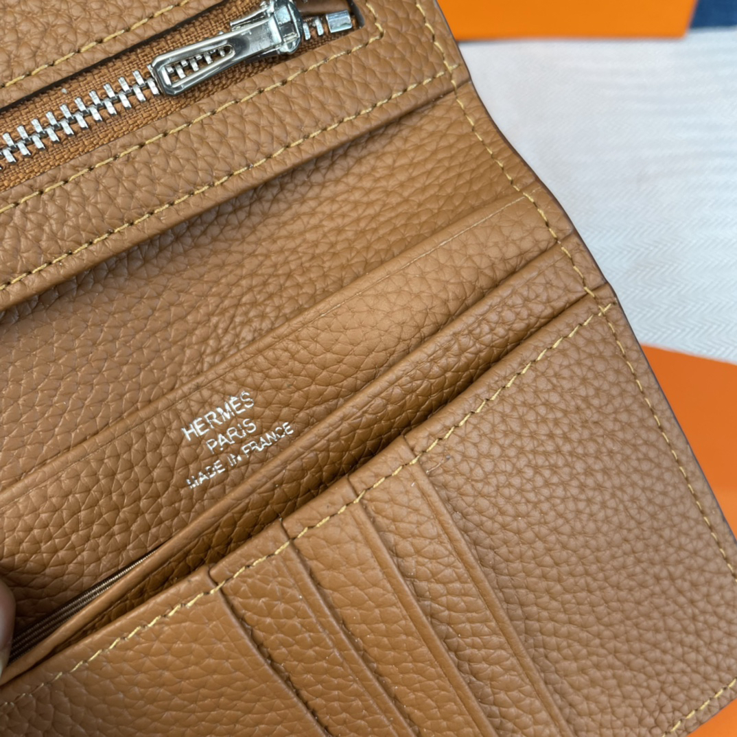 Hermes Togo Calfskin Vertical Wallet - Image 6