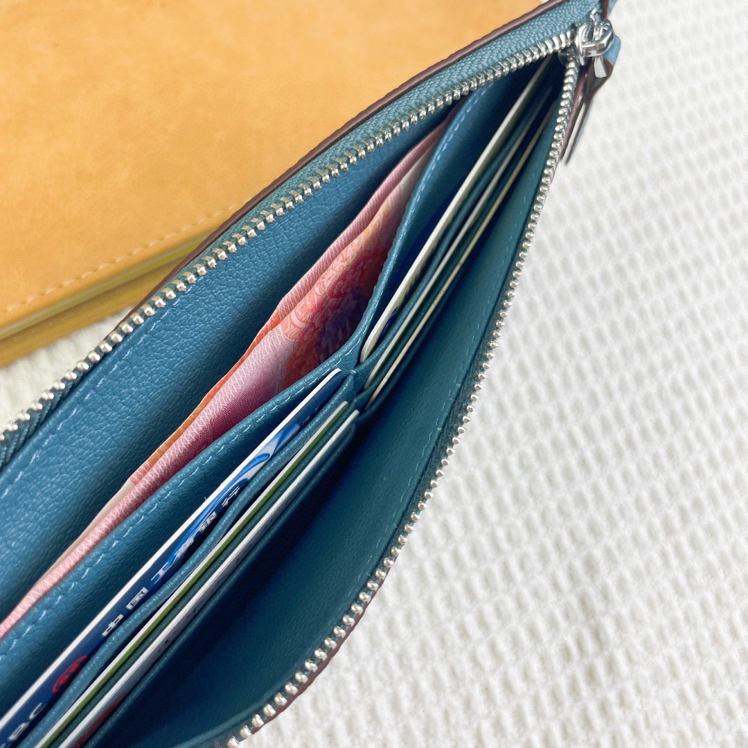 Hermès Silk’in Barenia Calfskin Wallet - Image 6