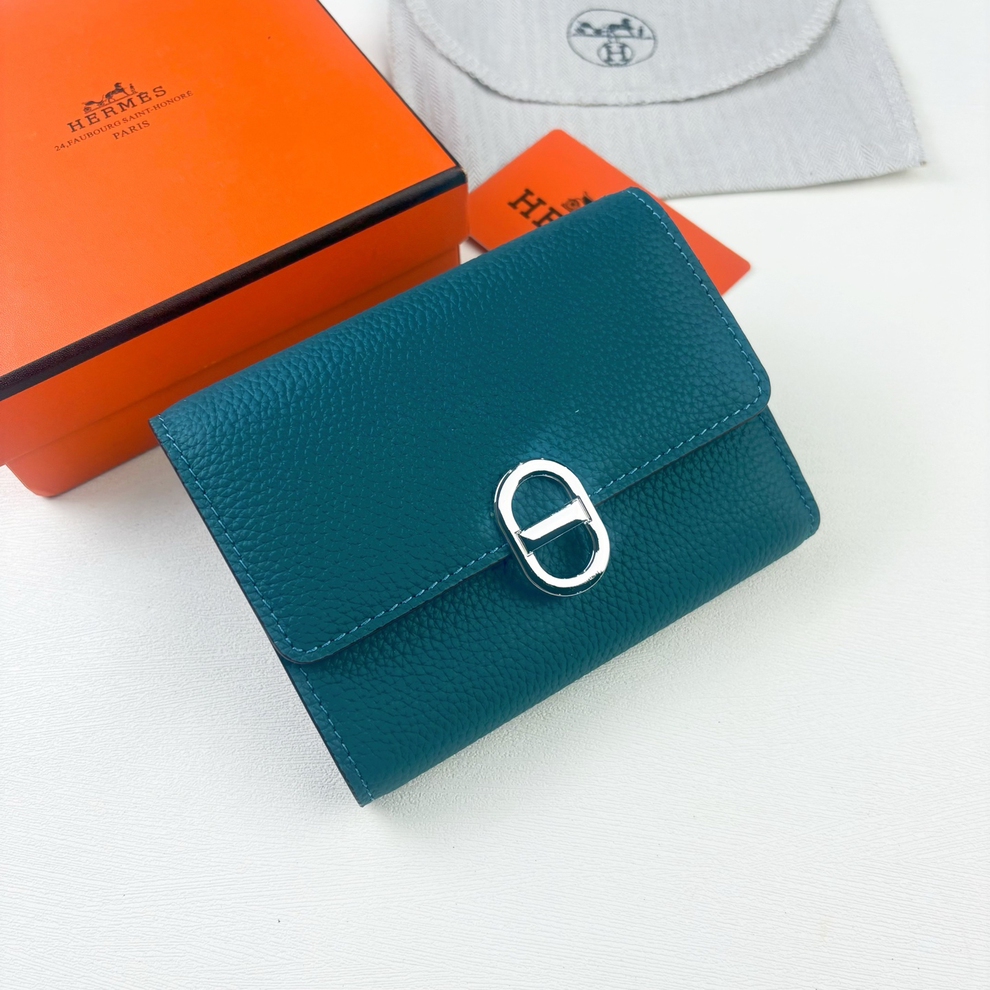 Hermès Togo Calfskin Wallet with Silver Clasp - Image 6