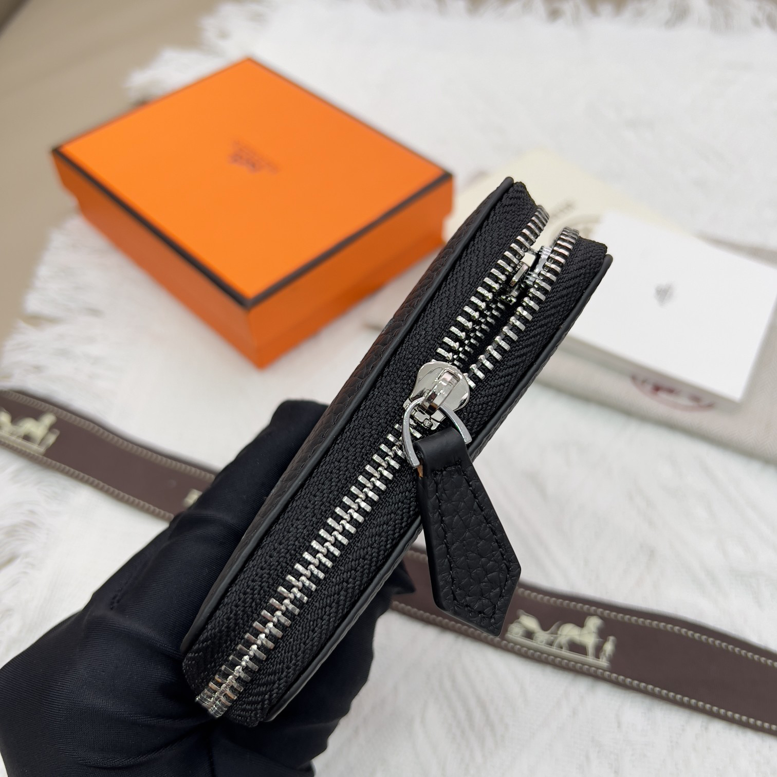 Hermès Constance Leather Wallet - Image 6