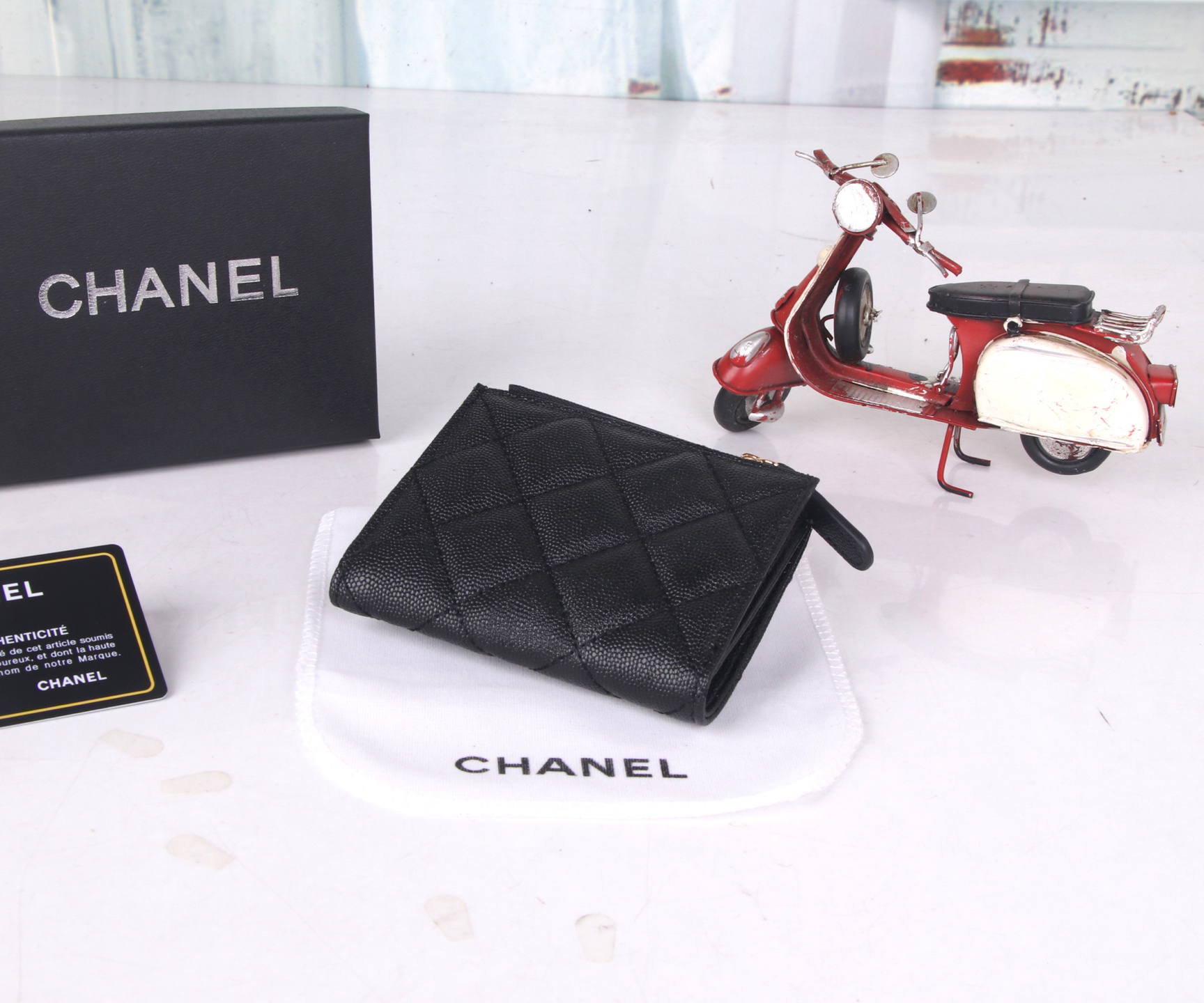 CHANEL Textured Leather Card Wallet 2216 - Image 6
