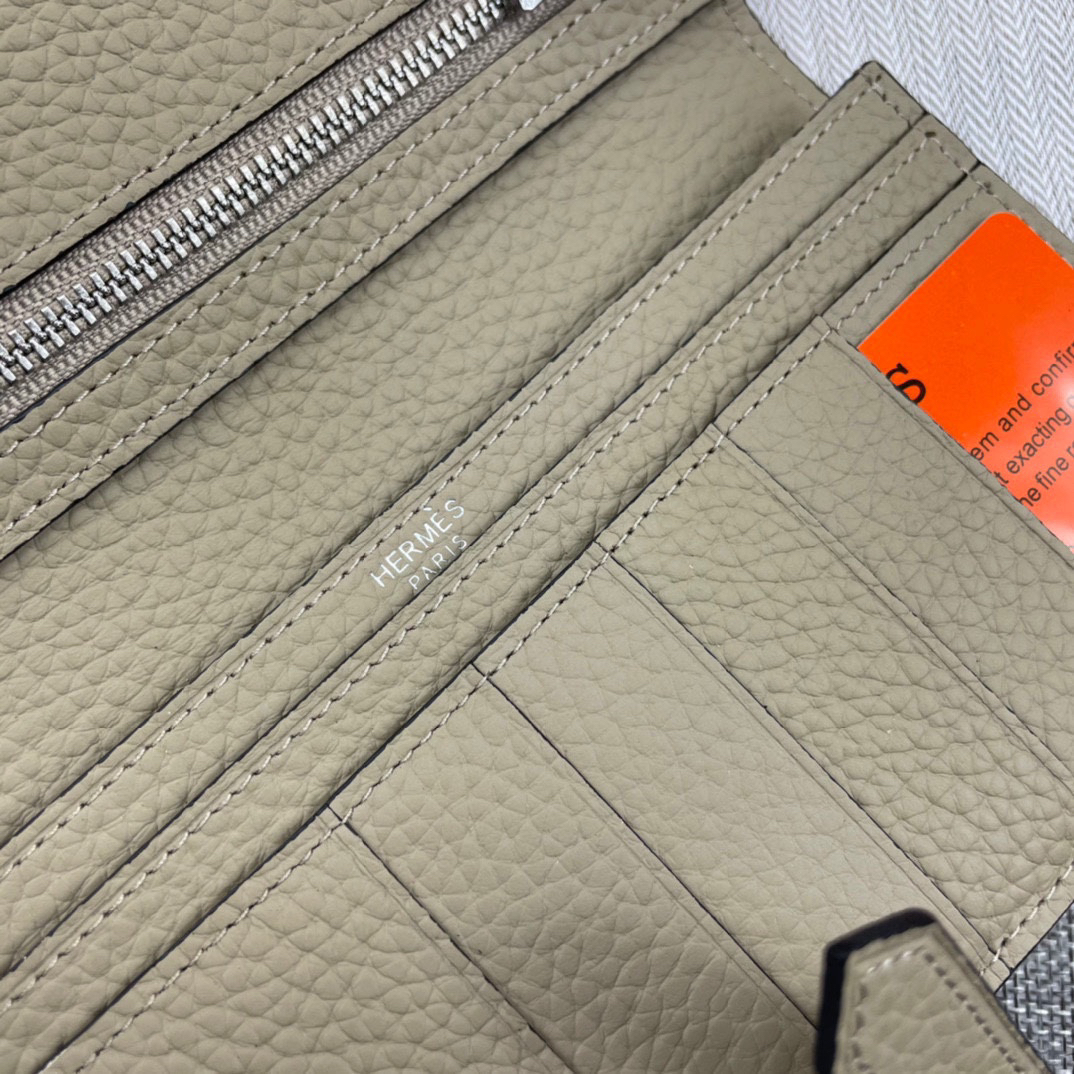 Hermes Women's Togo Calfskin Vertical Zip Wallet - Image 6