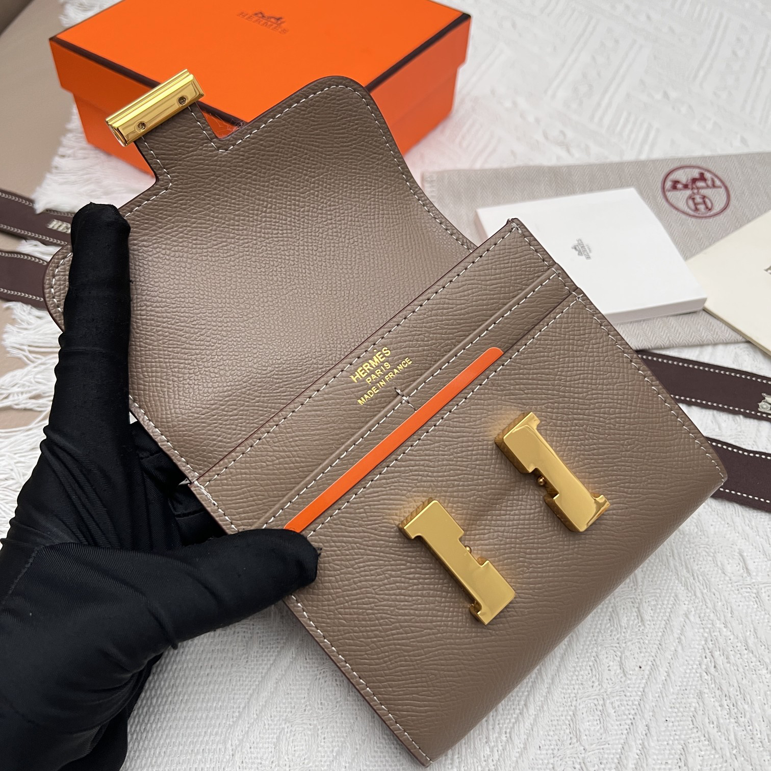 Hermes Constance 537 Textured Leather Shoulder Bag - Image 6
