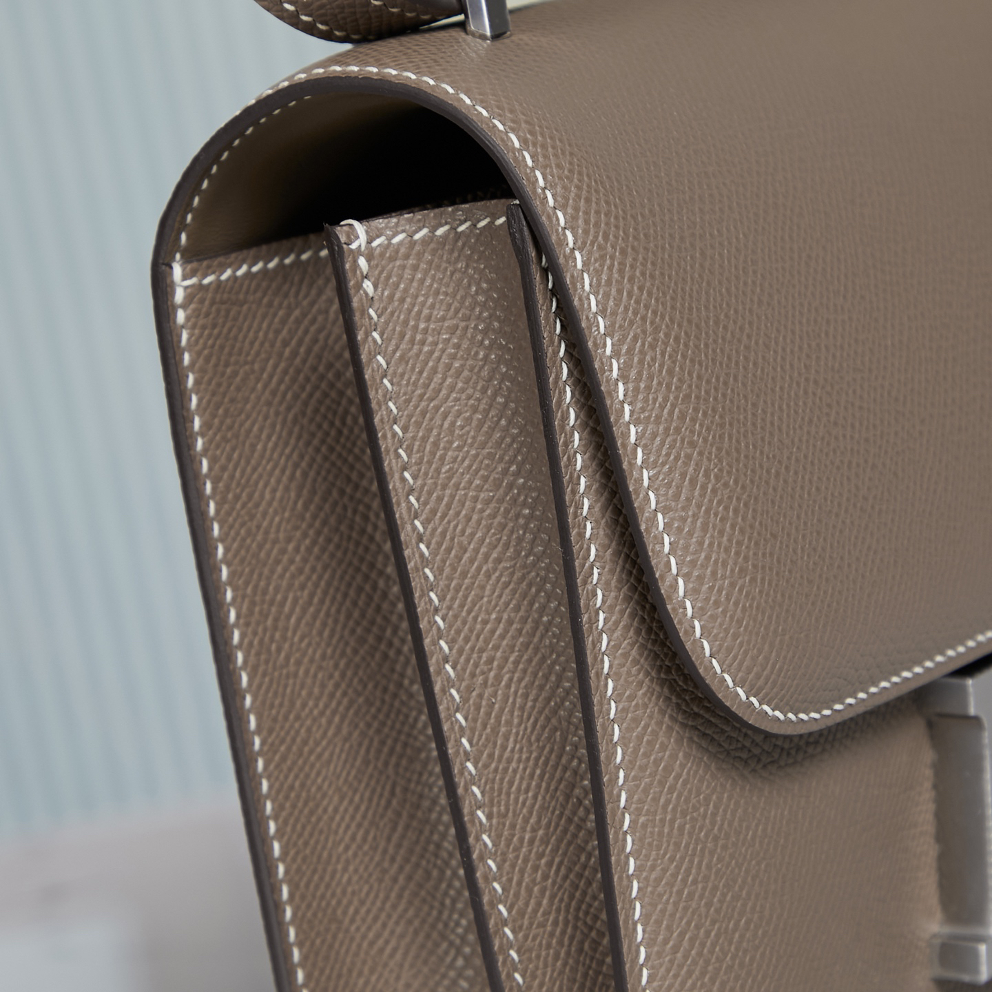 Hermès Constance 19 Shoulder Crossbody Bag - Image 6