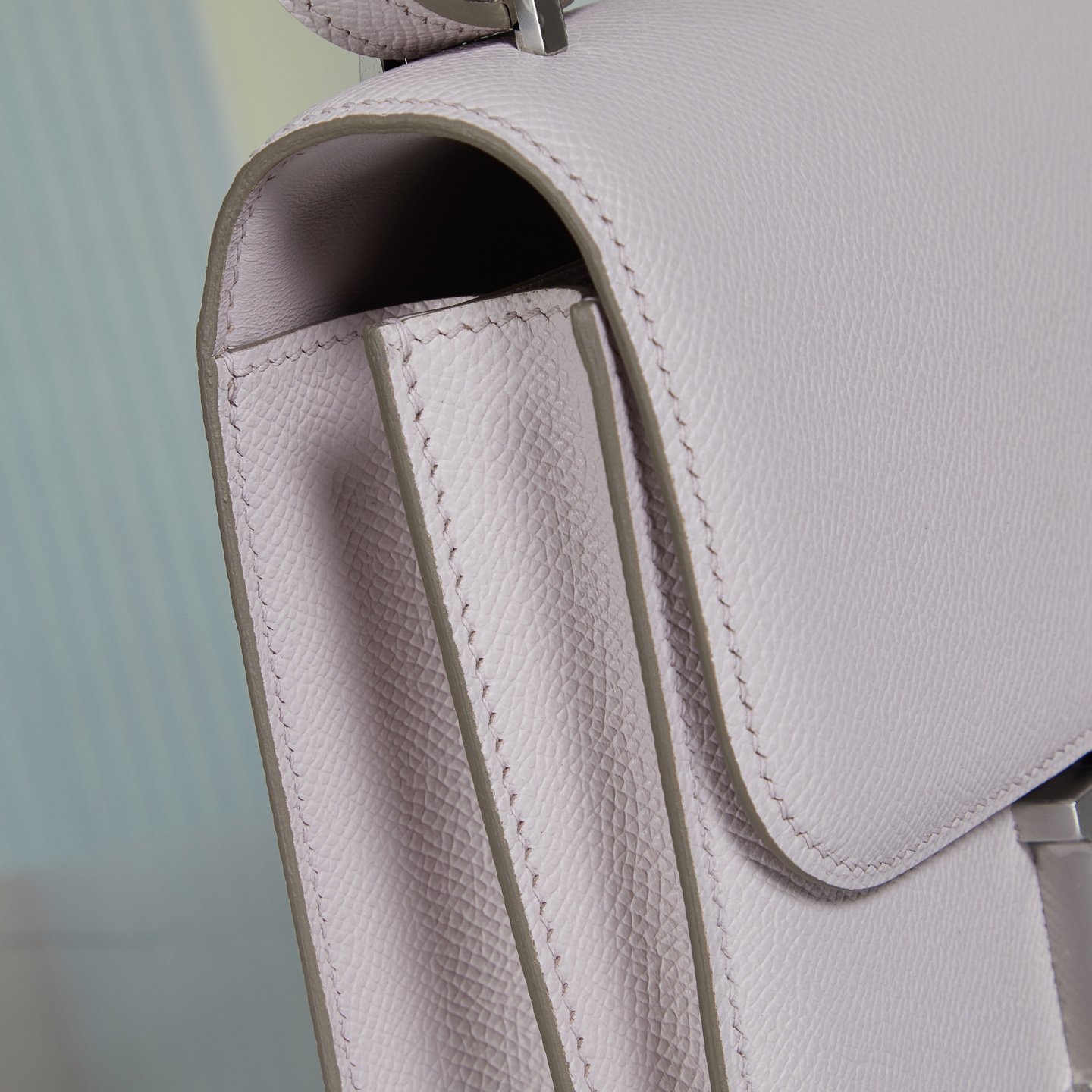 Hermès Constance Handmade Epsom Leather Shoulder Bag in Dreamy Pink - Image 6