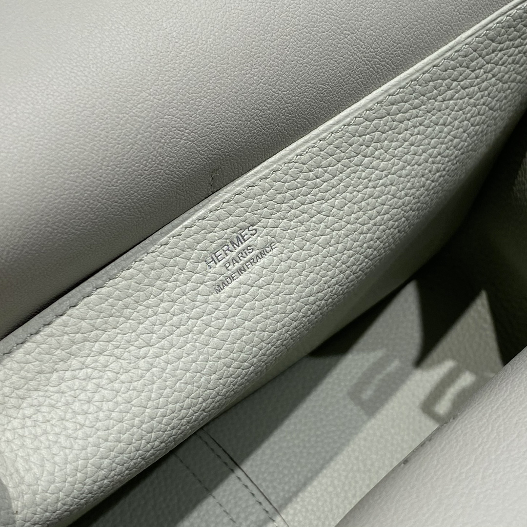 Halzan Crossbody Bag - Image 6