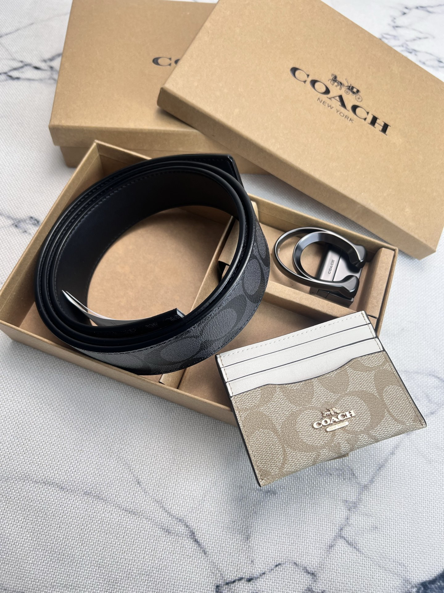 Coach F64839 Men's Leather Belt and CH415 Card Holder Set - Image 6