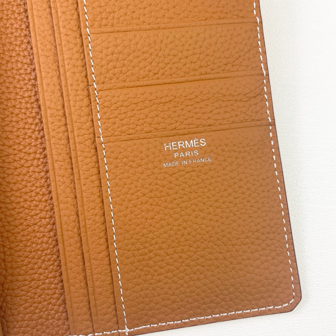 Hermes Evercolor Small Calfskin Long Wallet with Contrasting Horse Stitching - Image 6