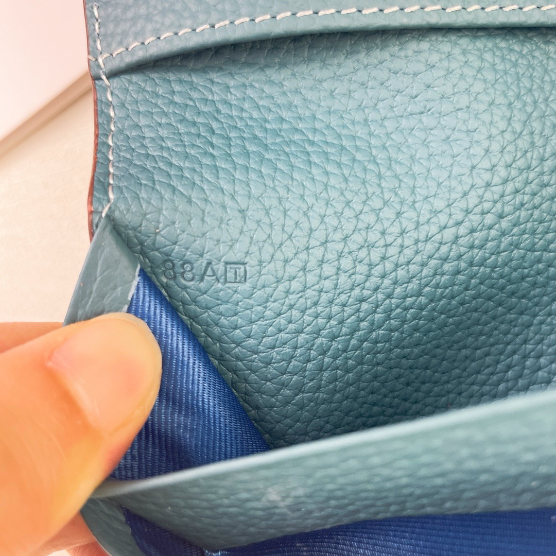 Hermès Evercolor Calfskin Long Wallet with Contrasting Saddle Stitching - Image 6