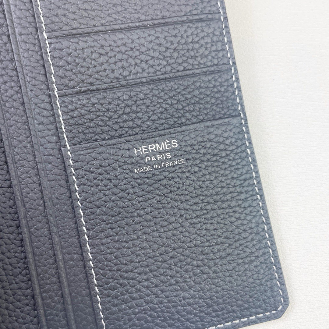 Hermes Evercolor Leather Long Wallet with Contrasting Horse Saddle Stitching - Image 6