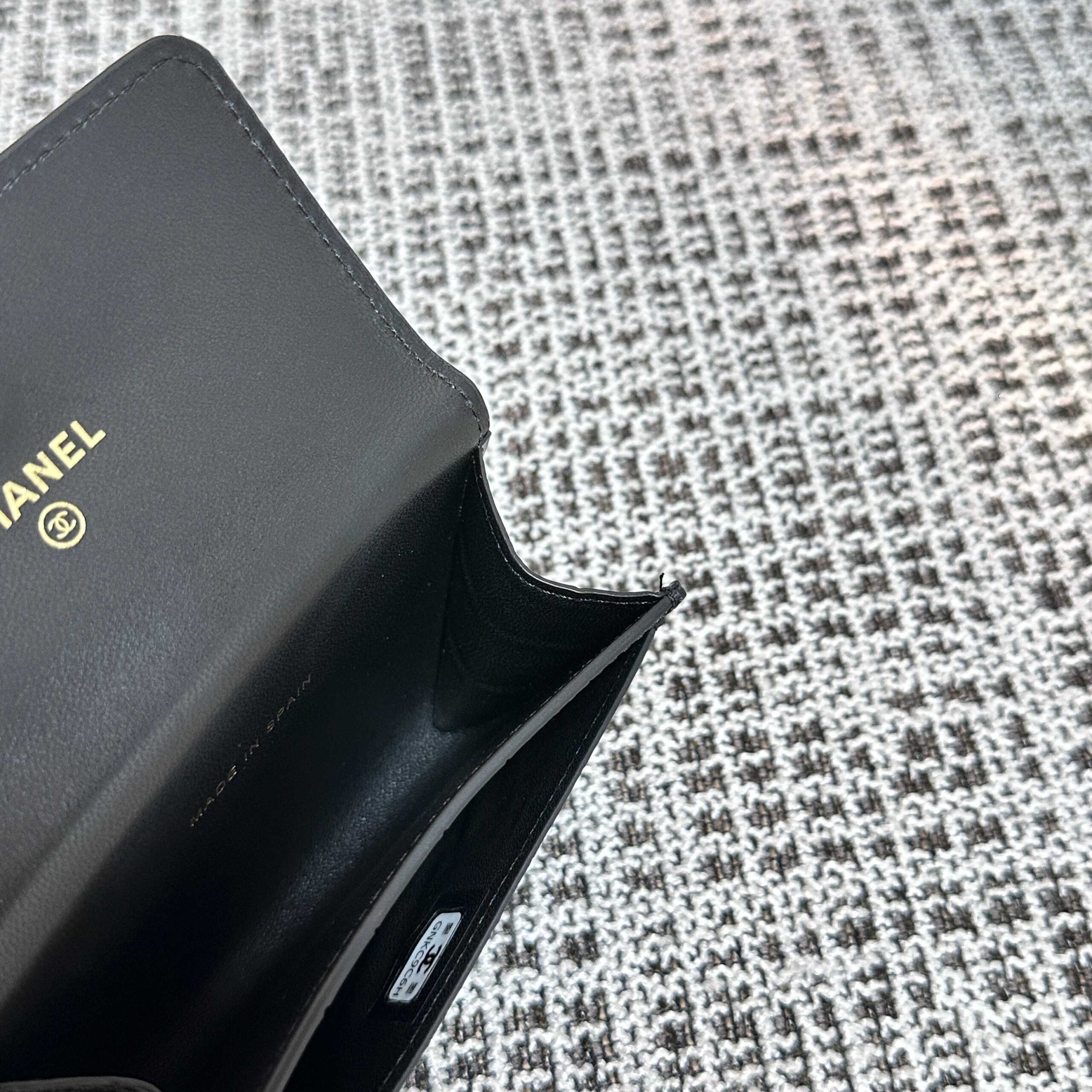 CHANEL Crocodile-Embossed Flap Card Holder - Image 6