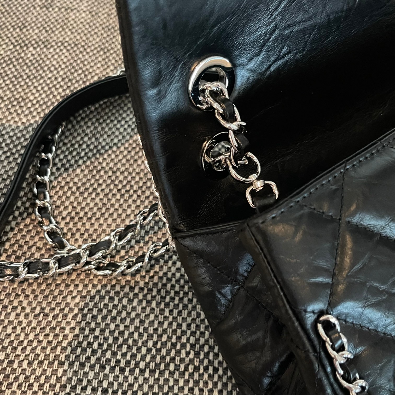 CHANEL Silver-Tone Rolled-Edge Chain CF Crossbody Bag - Image 6