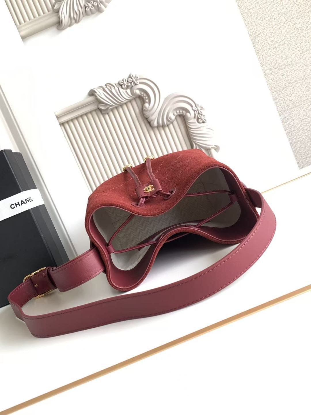 Chanel 26B AS6537 Small Leather Bucket Crossbody Bag - Image 6