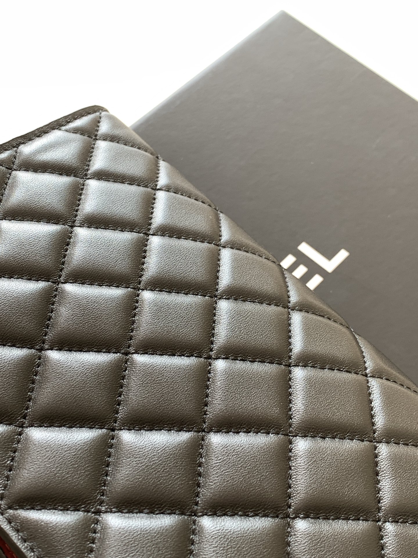 Chanel 26X Christmas Limited Quilted Lambskin Shoulder Bag - Image 6