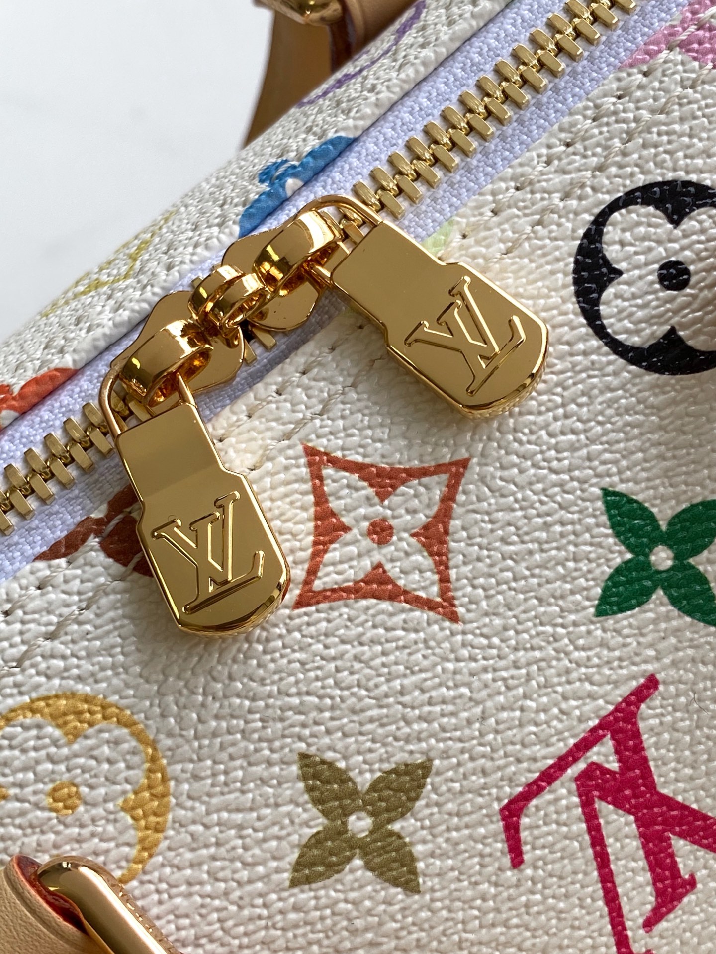 Louis Vuitton M13085 Sedy Bandoulière 25 Shoulder Bag - Image 6