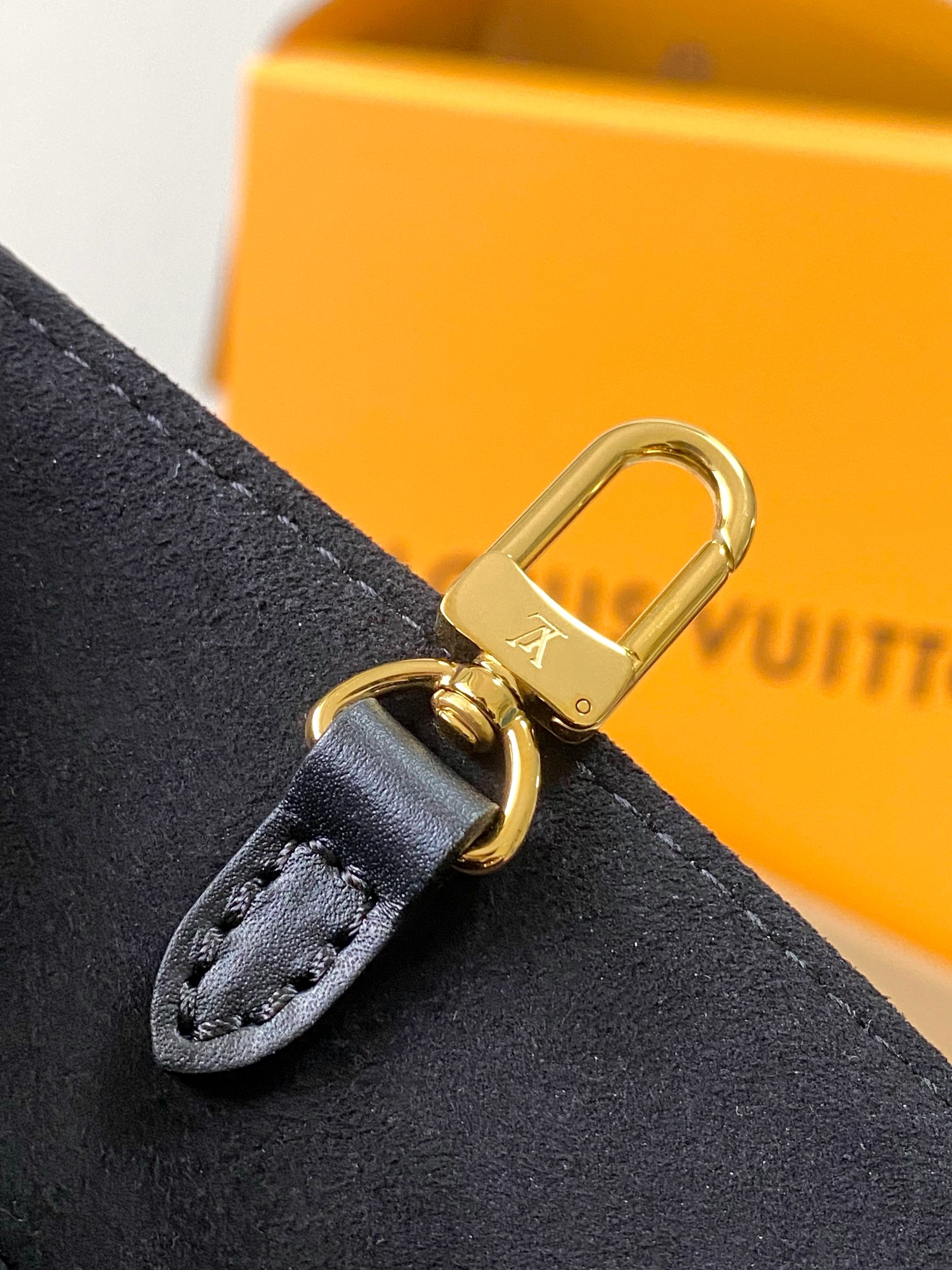 Louis Vuitton OnTheGo Small Handbag M45653 - Image 7