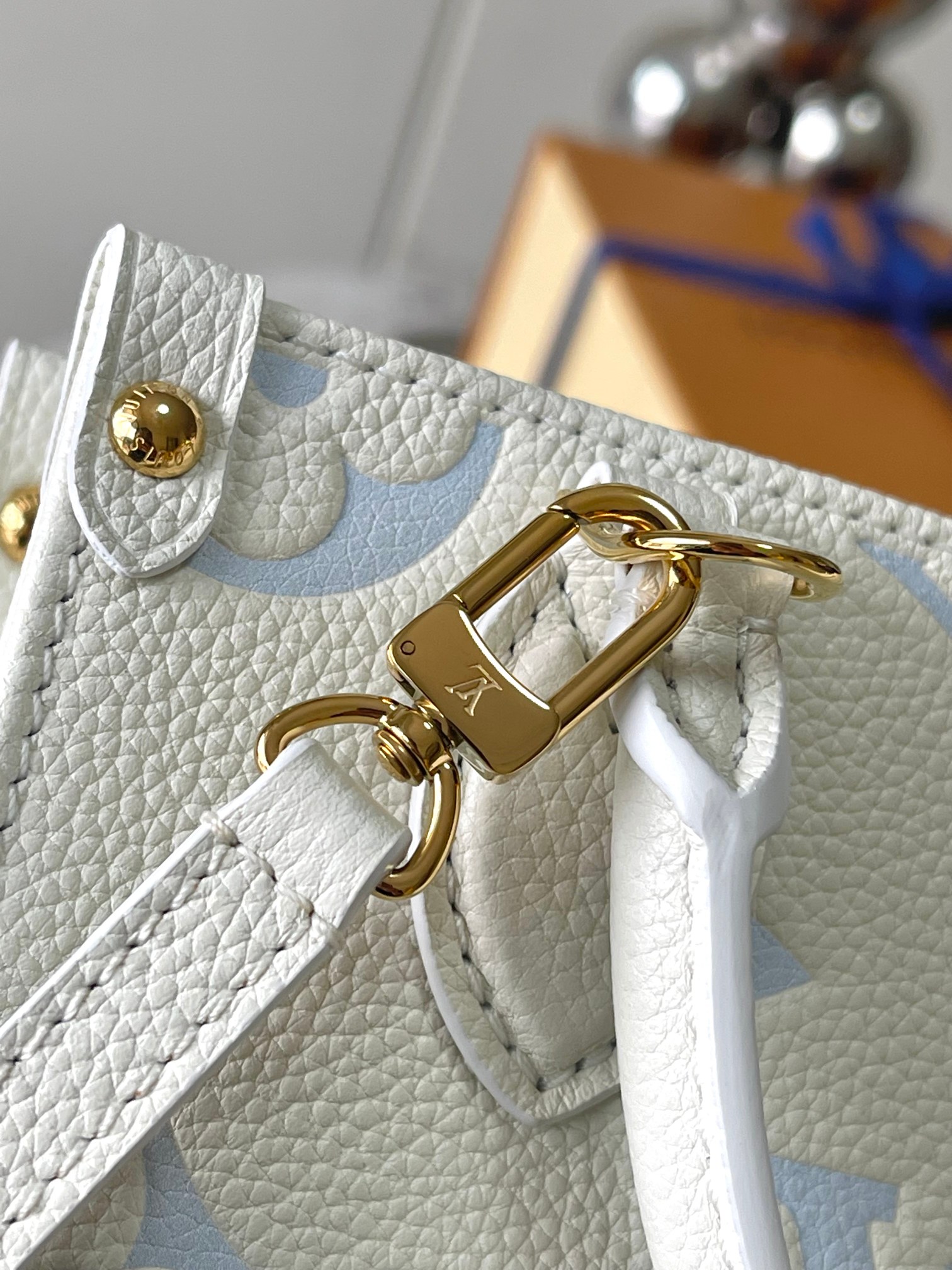 Louis Vuitton Onthego BB Handbag M47054 - Image 7