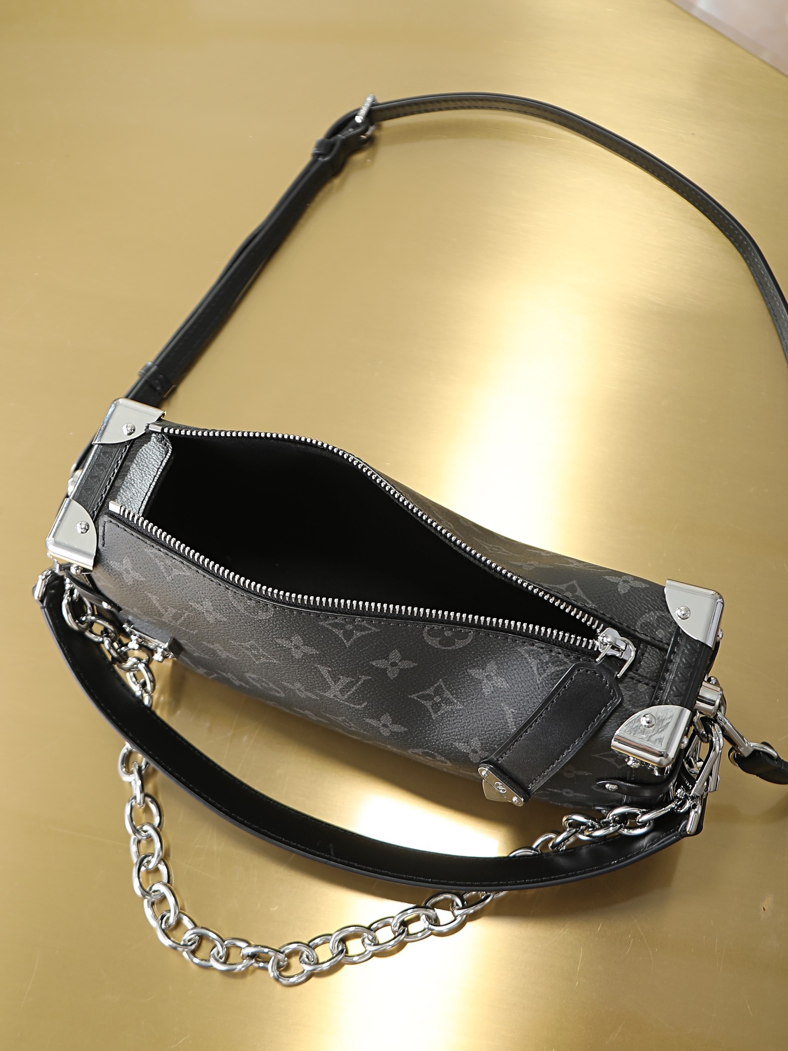 Louis Vuitton Side Trunk East West Handbag M26226 - Image 7