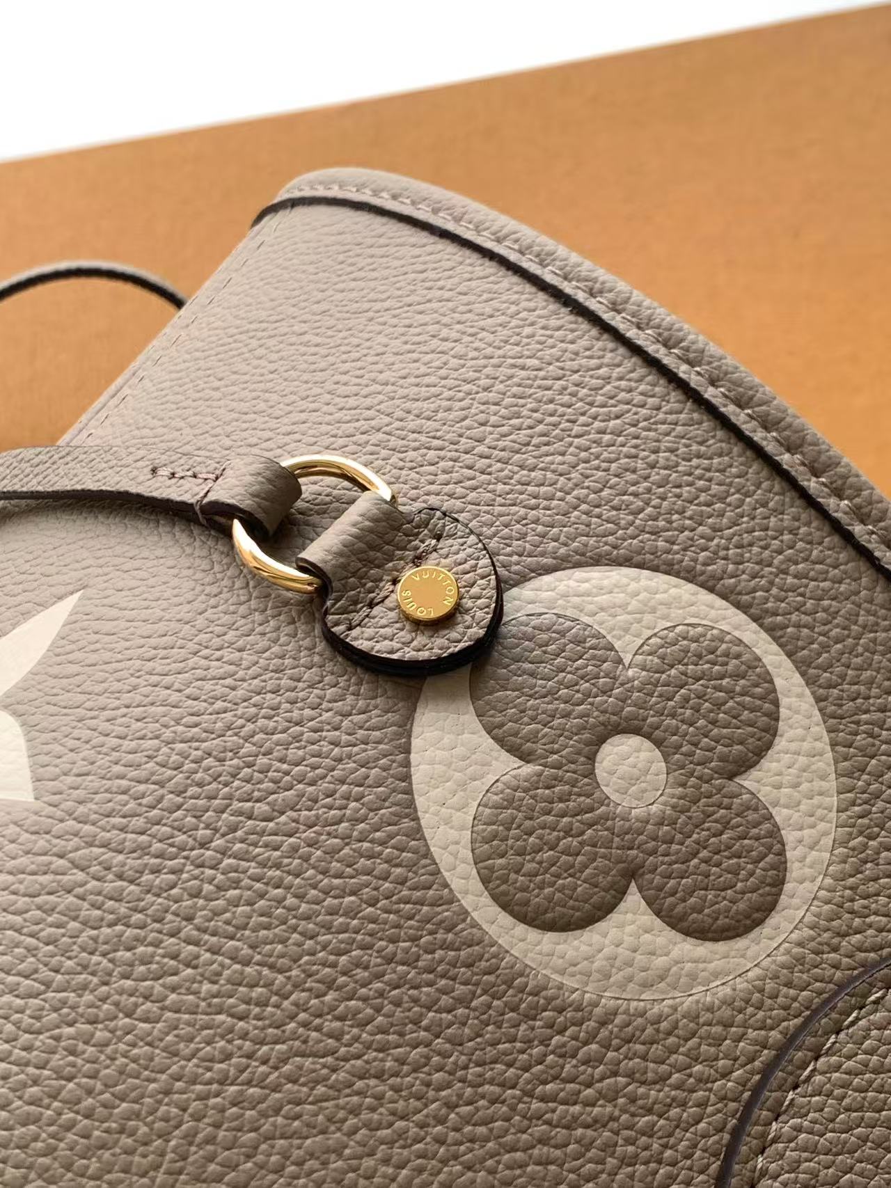 Louis Vuitton Neverfull MM Tote Bag in Monogram Empreinte Leather - Image 7
