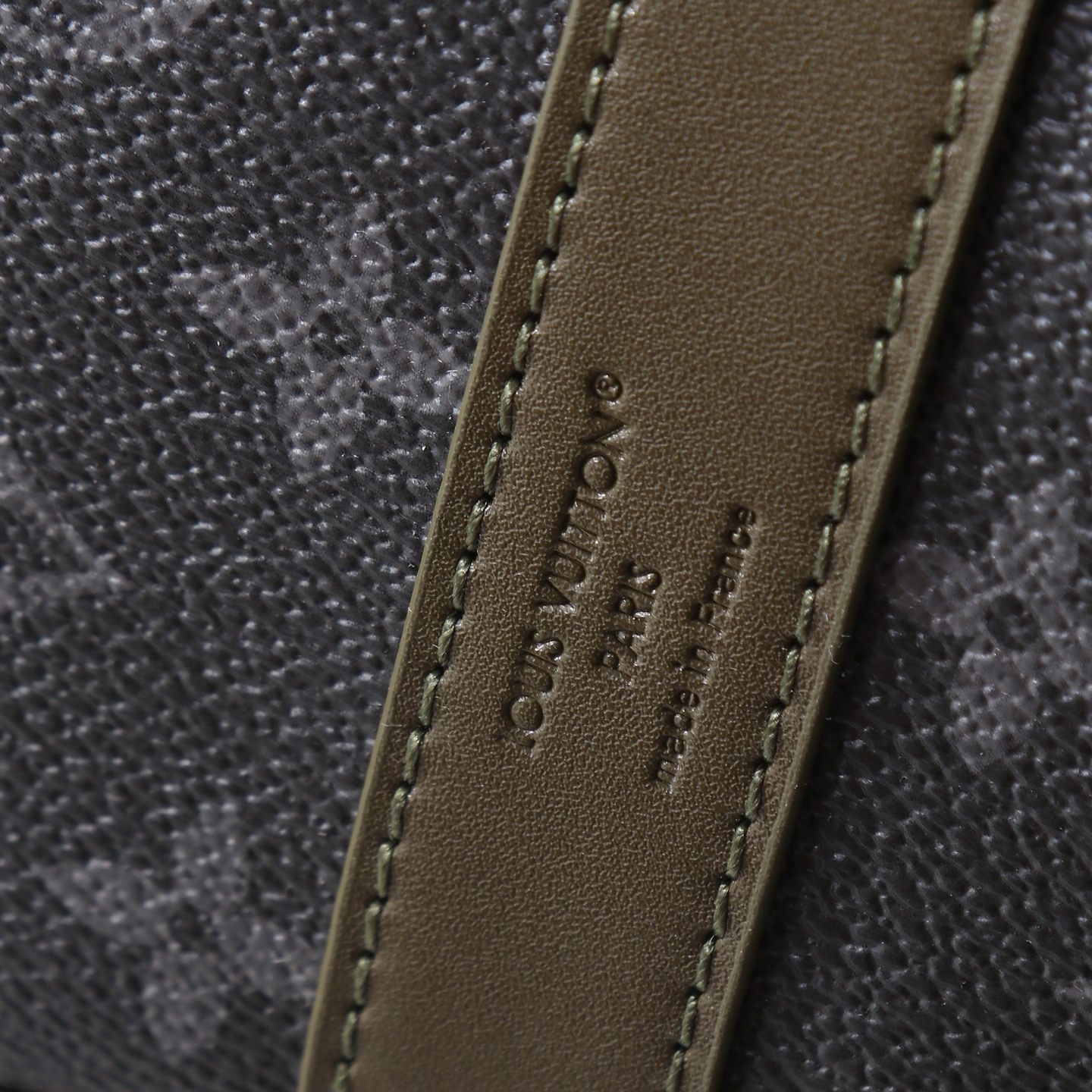 Louis Vuitton Keepall Bandoulière 55 Travel Bag - Image 7