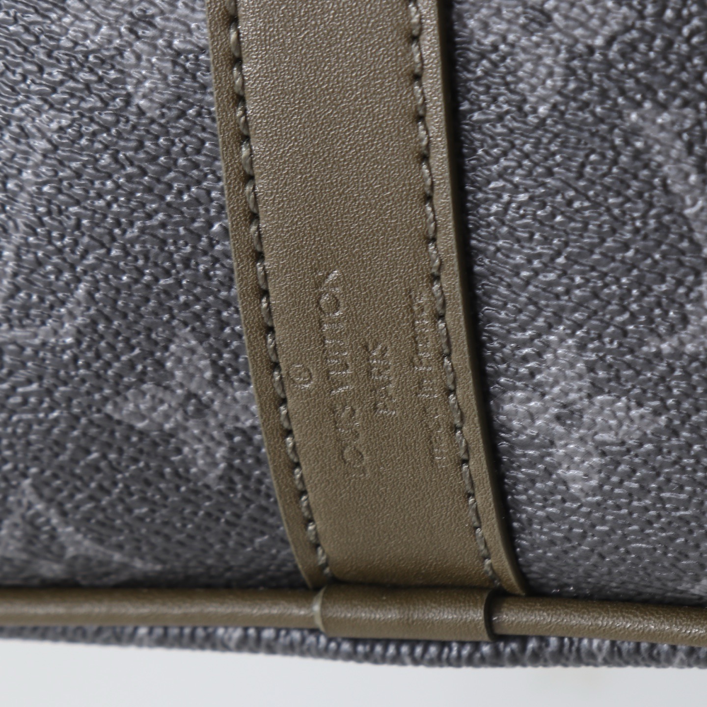 Louis Vuitton Keepall Bandouliere 35 Travel Bag in Monogram Eclipse Canvas - Image 7