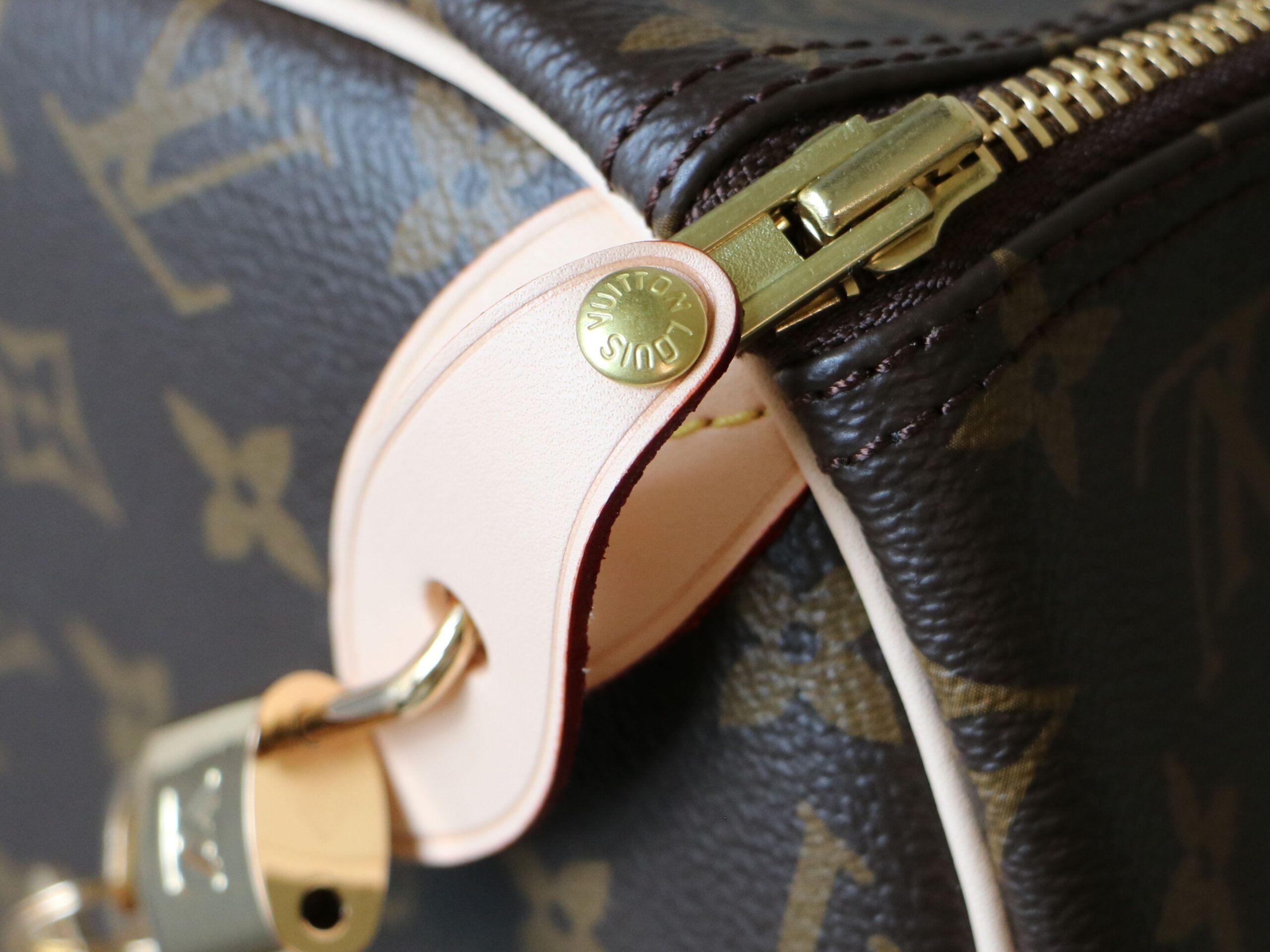 Louis Vuitton Speedy 40 Handbag - Image 7