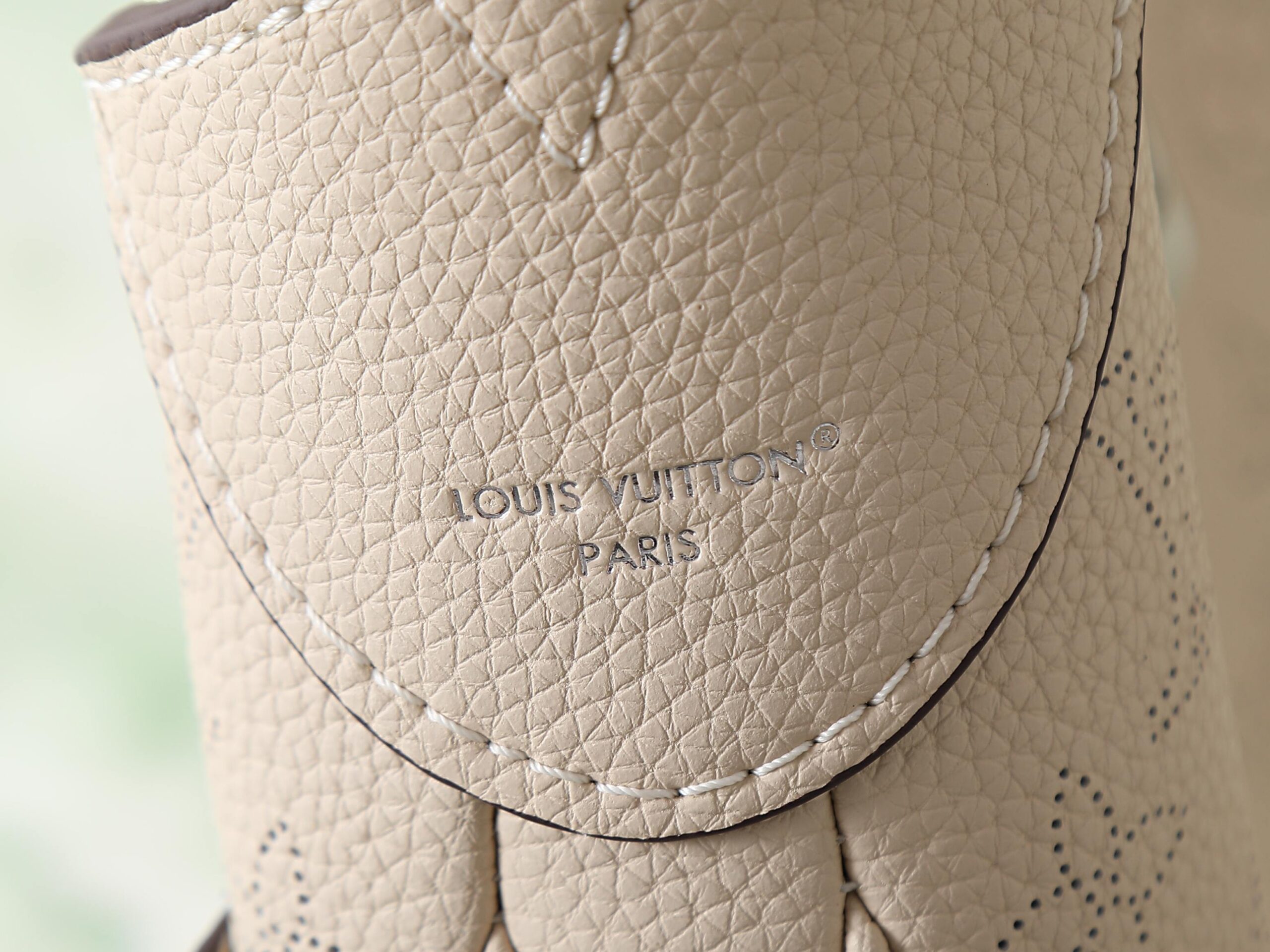 Louis Vuitton Mahina All Around Small Crossbody Bag M27459 - Image 7