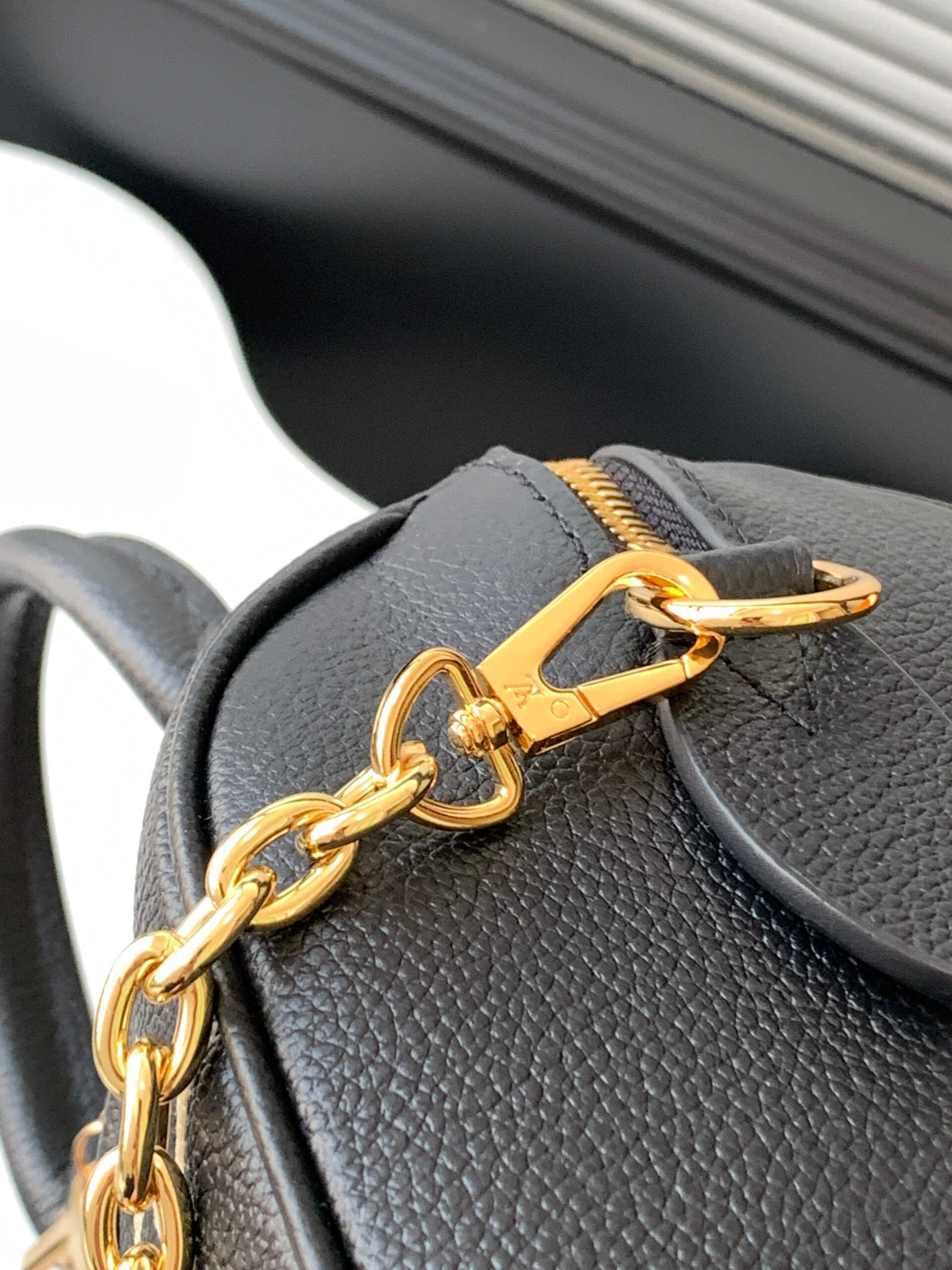 Louis Vuitton Speedy Bandoulière 20 Crossbody Bag in Monogram Empreinte Leather - Image 7