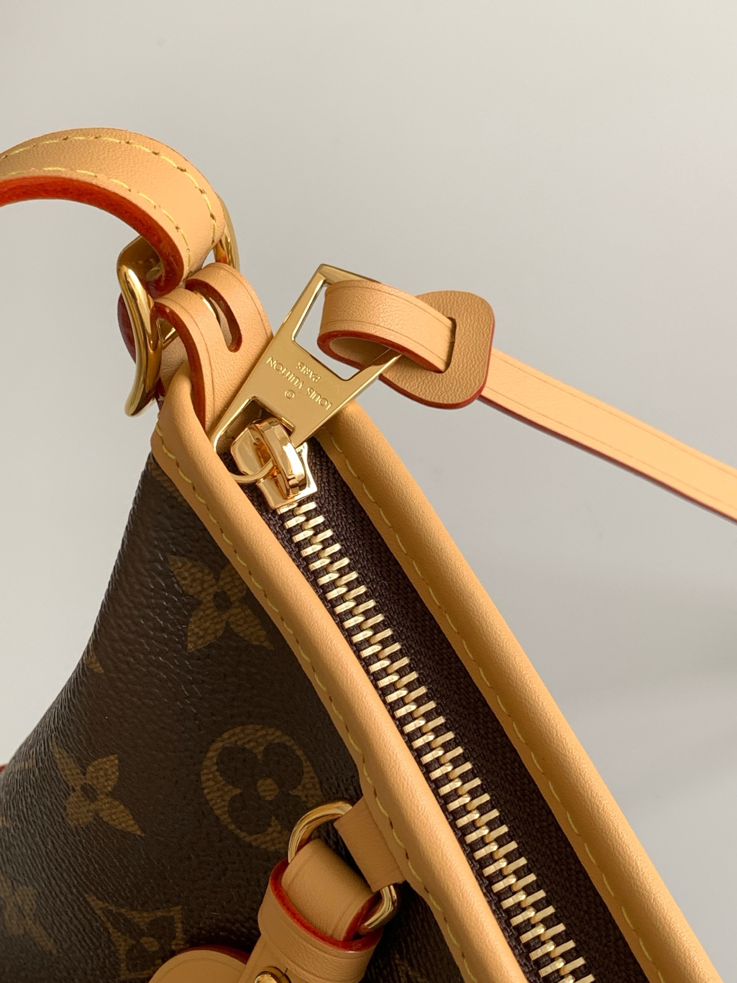 Louis Vuitton Carryall East West Monogram Handbag - Image 7