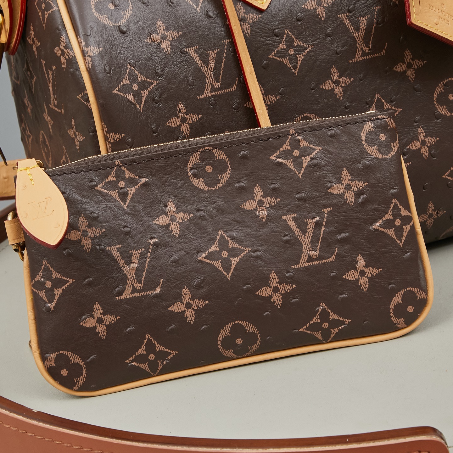 Louis Vuitton Speedy Bandouliere 30 Monogram Leather Crossbody Bag - Image 7