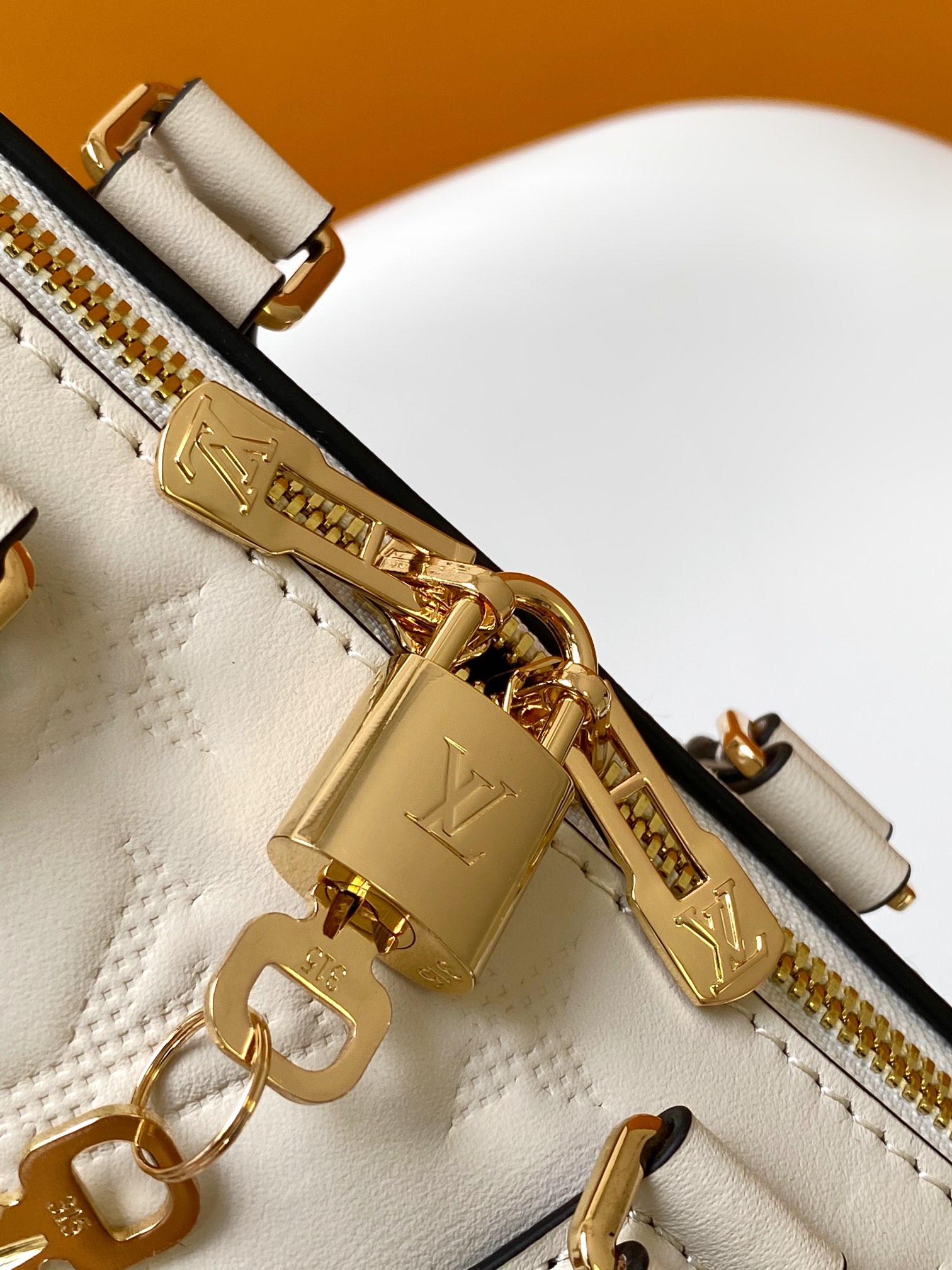 Louis Vuitton Speedy Bandouliere 20 Crossbody Bag in Monogram Empreinte Leather - Image 7
