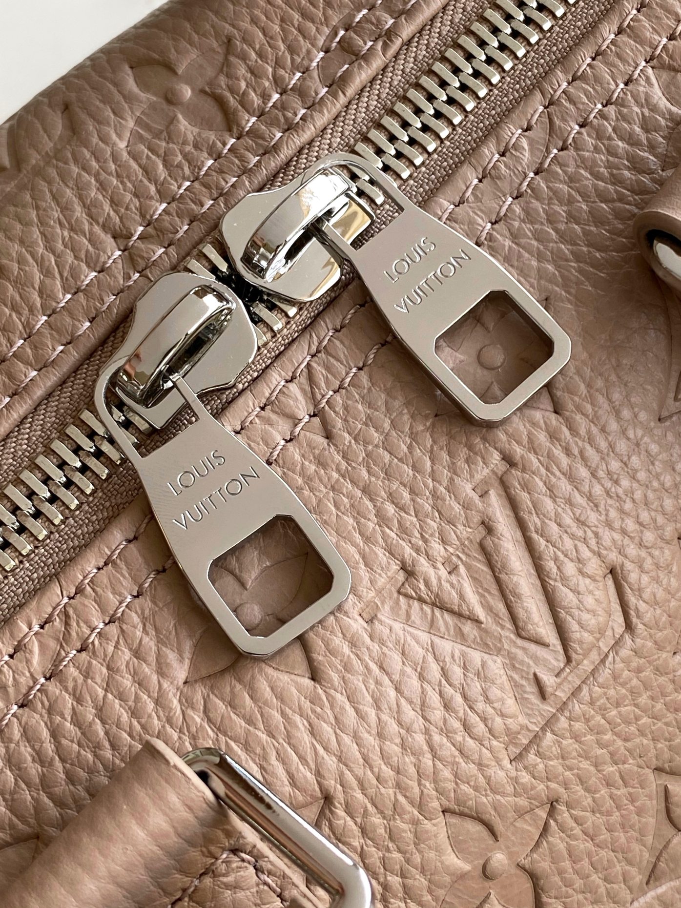 Louis Vuitton Keepall Bandouliere 35 Monogram Eclipse Travel Bag - Image 7