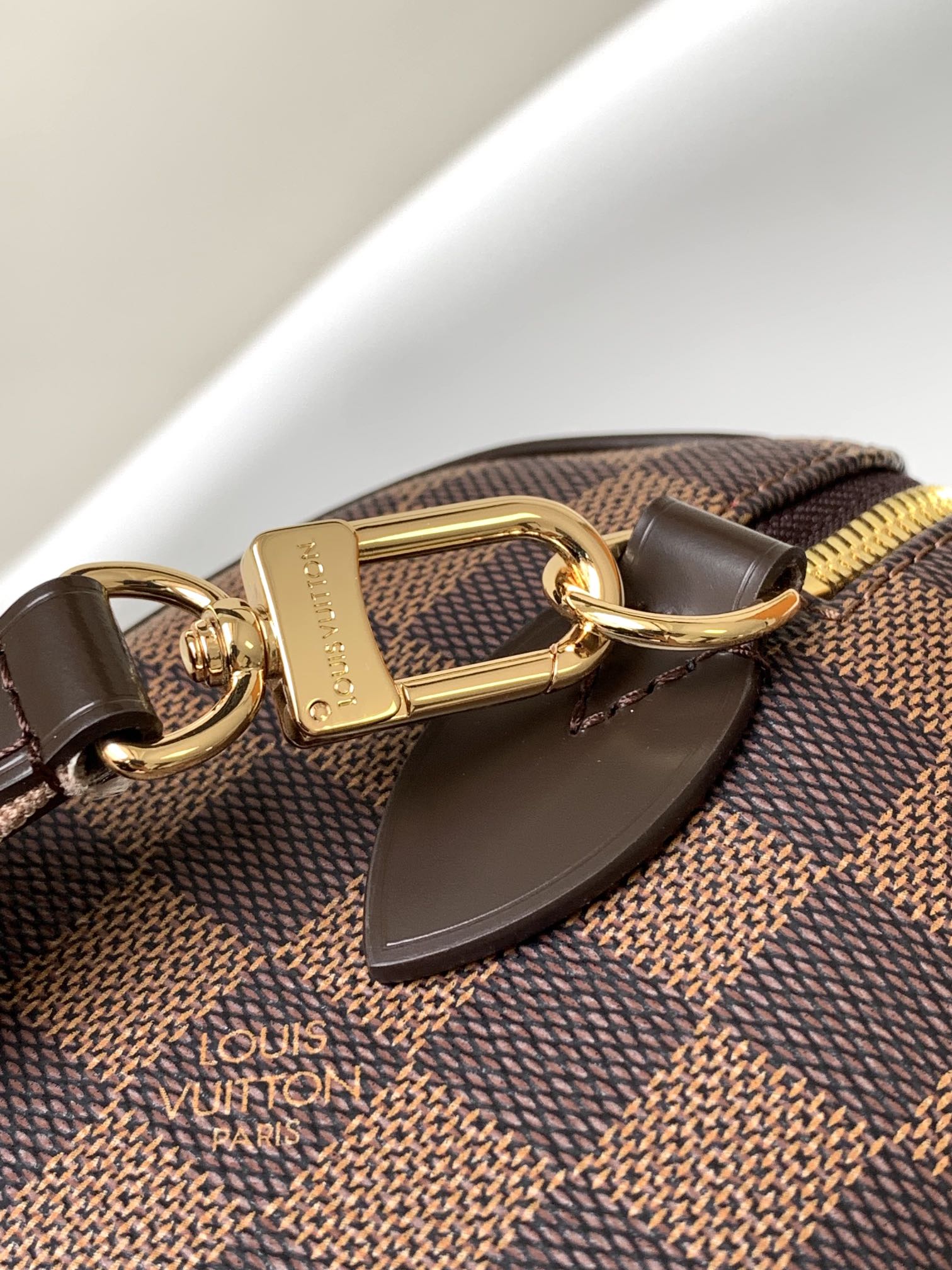 Louis Vuitton Speedy Bandoulière 20 Crossbody Bag - Image 7