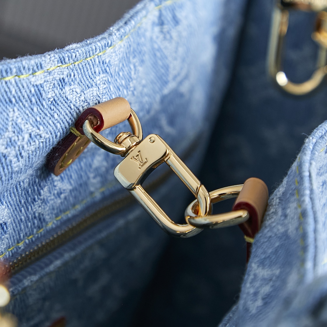 Louis Vuitton OnTheGo Small Denim Tote Bag M24897 - Image 7