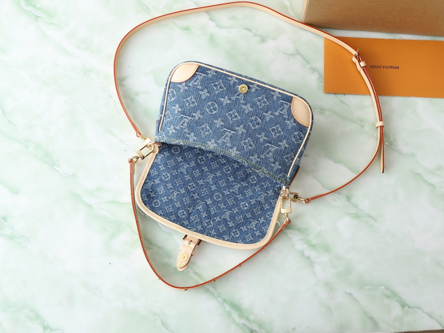 Louis Vuitton Diane Monogram Empreinte Shoulder Bag M13070 - Image 7