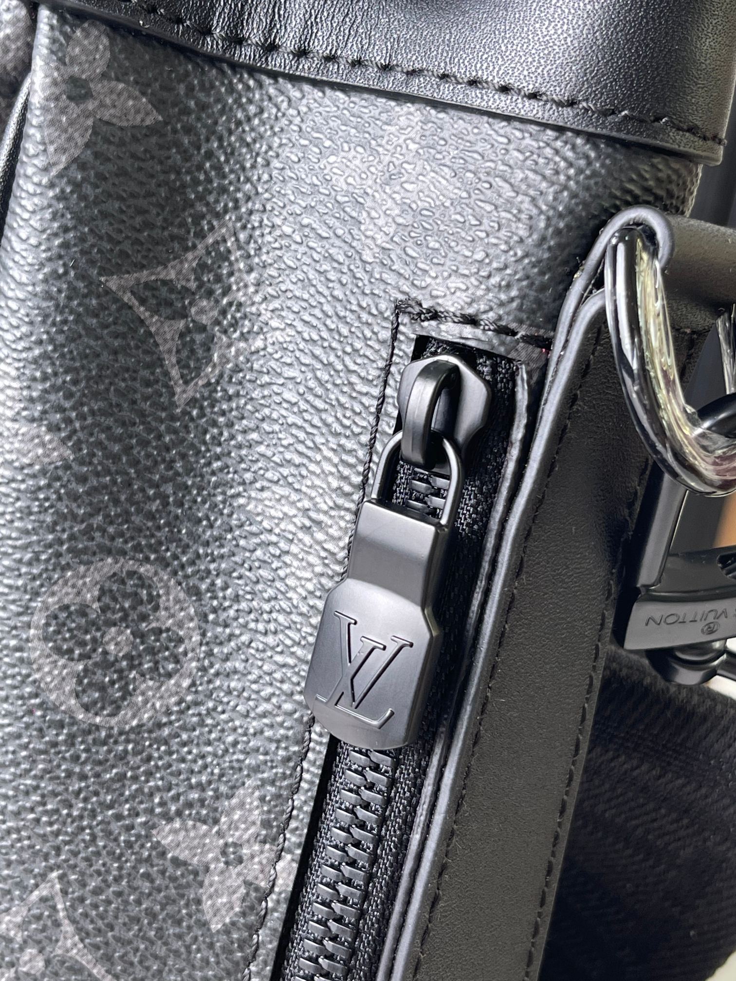 Louis Vuitton Maxi Noé M46693 Black Monogram Sling Bag - Image 7