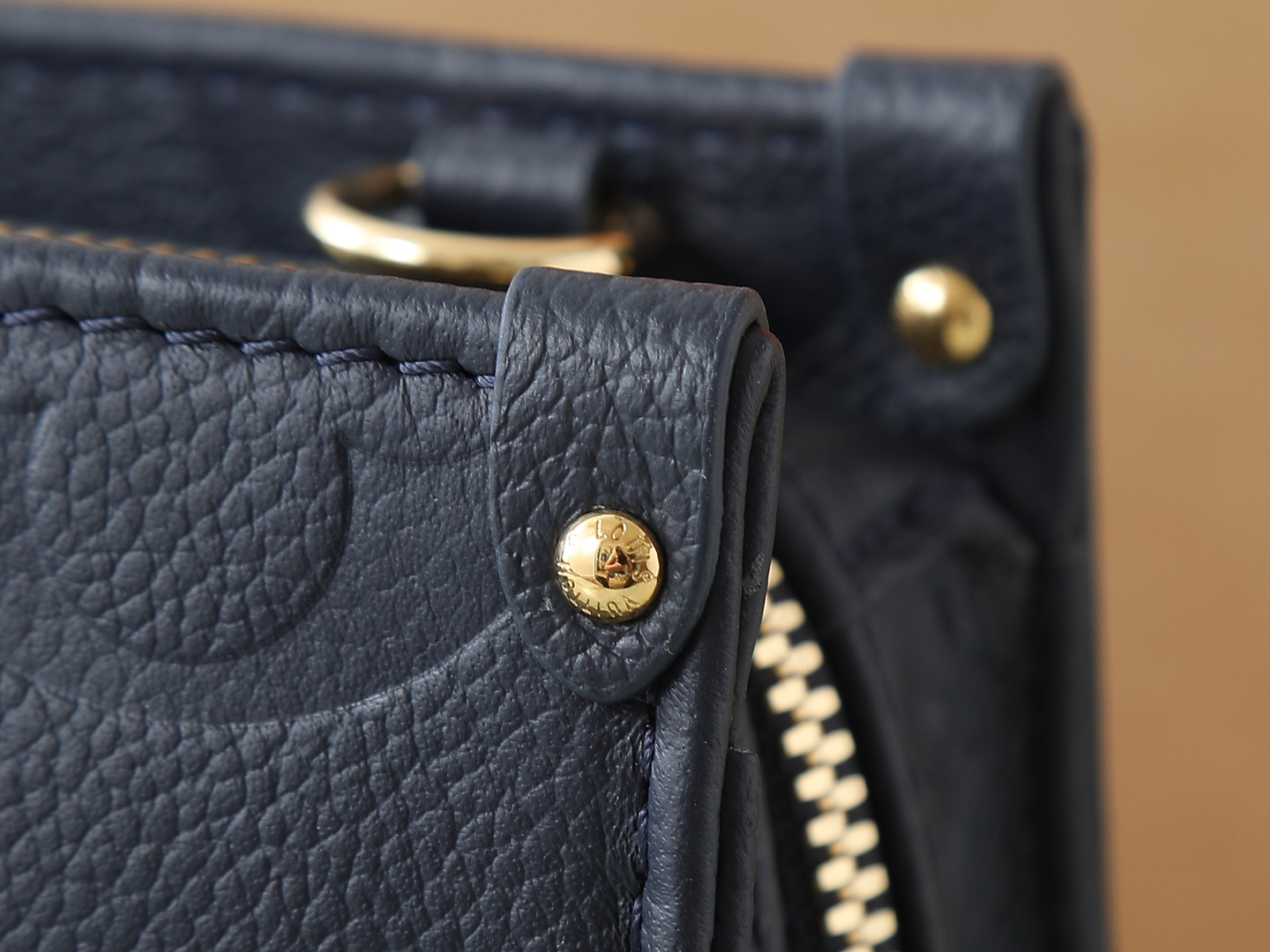 Louis Vuitton OnTheGo Small Handbag in Monogram Empreinte Leather - Image 7