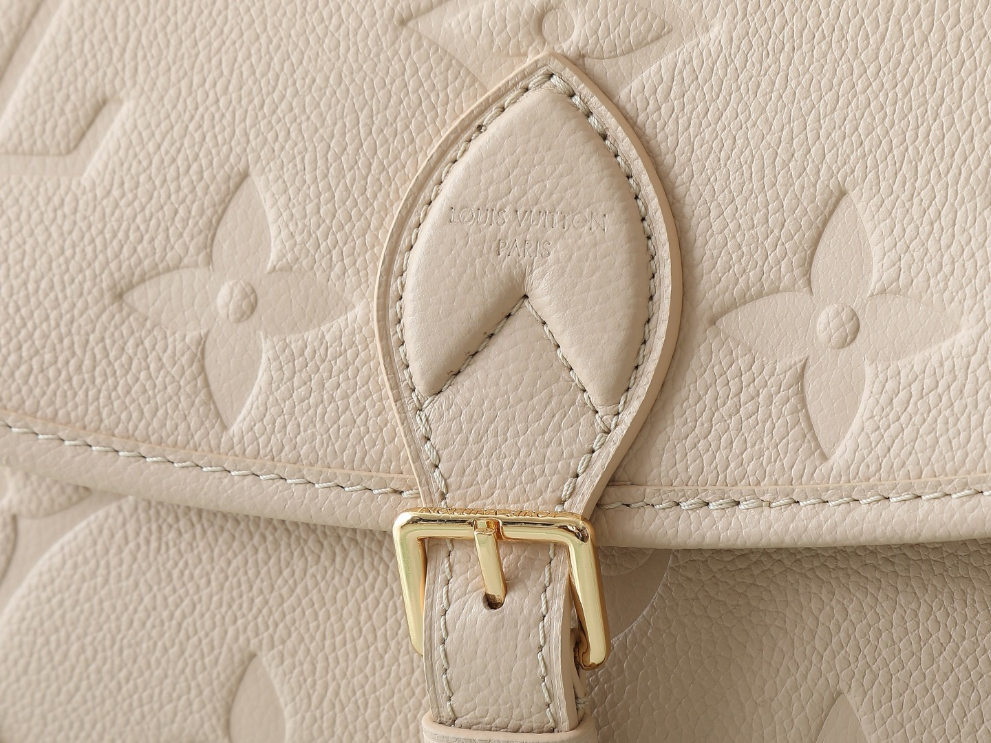 Louis Vuitton Diane Epi Leather Crossbody Bag M13231, Sand - Image 7