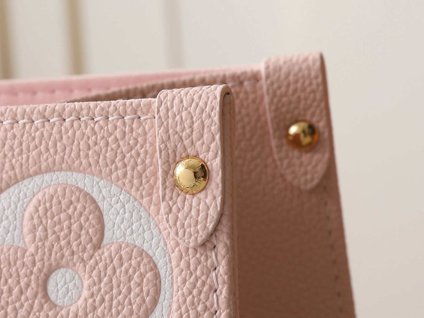 Louis Vuitton OnTheGo MM Tote Bag in Pink Monogram Empreinte Leather - Image 7