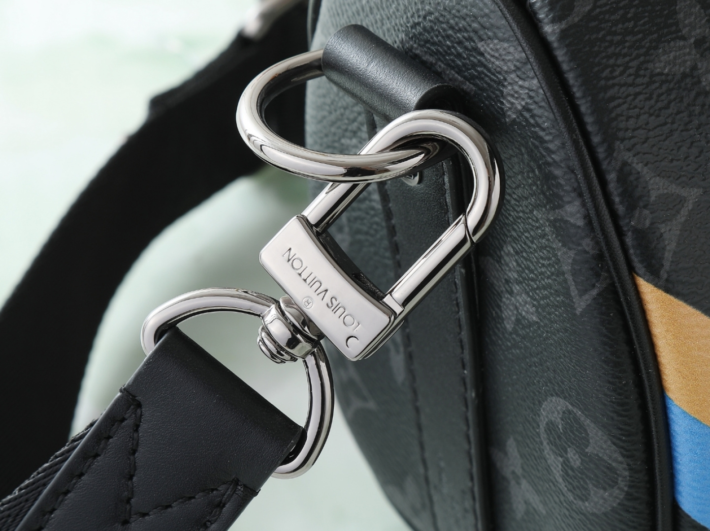 Louis Vuitton Keepall 25 Monogram Eclipse Reverse Canvas Handbag - Image 7