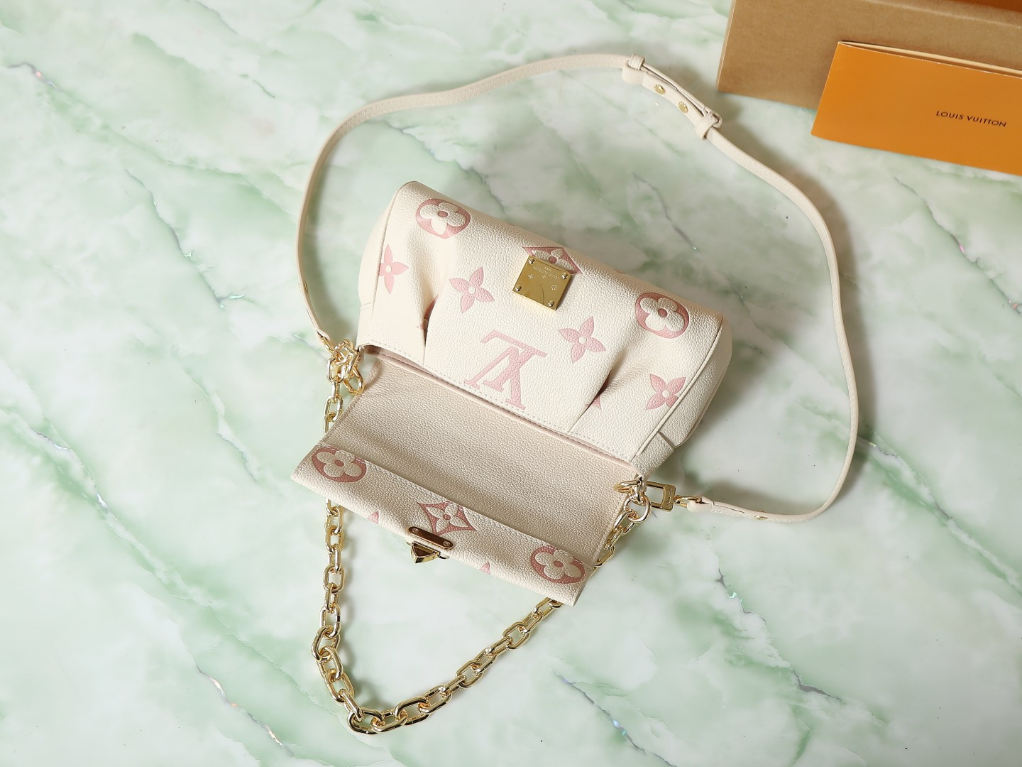 Louis Vuitton Favorite Handbag M45813 / M46393 - Image 7