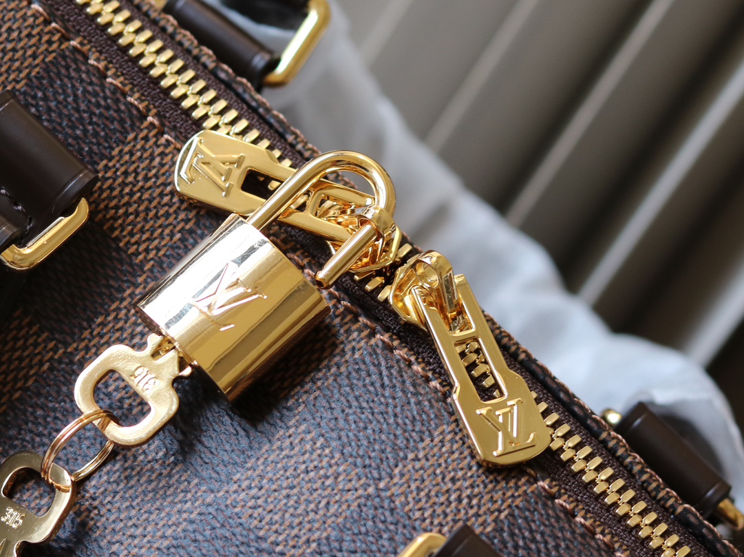 Speedy Bandoulière 20 Monogram Canvas Crossbody Bag - Image 7