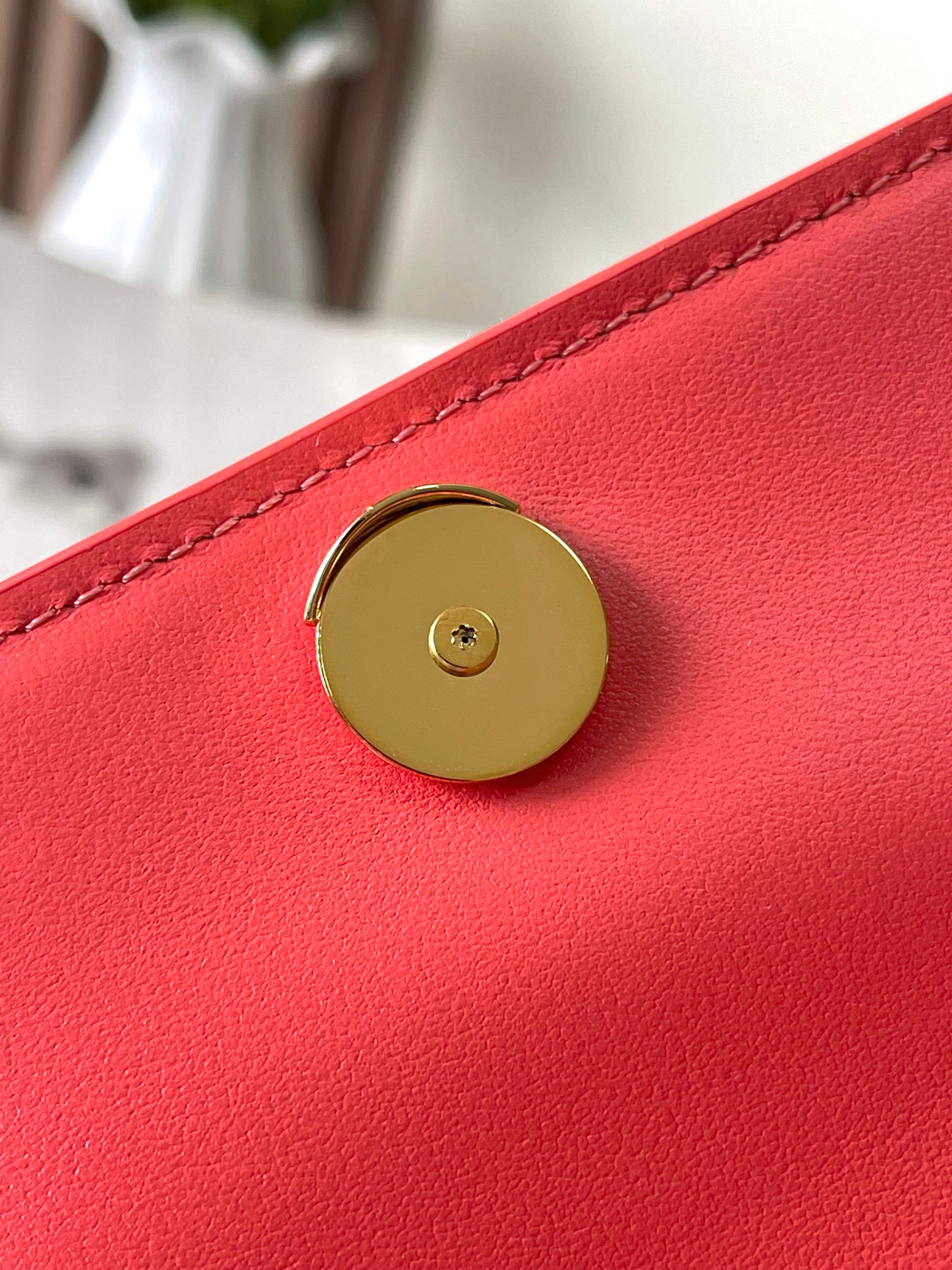 Louis Vuitton LV Bloom Wallet On Chain - Image 7