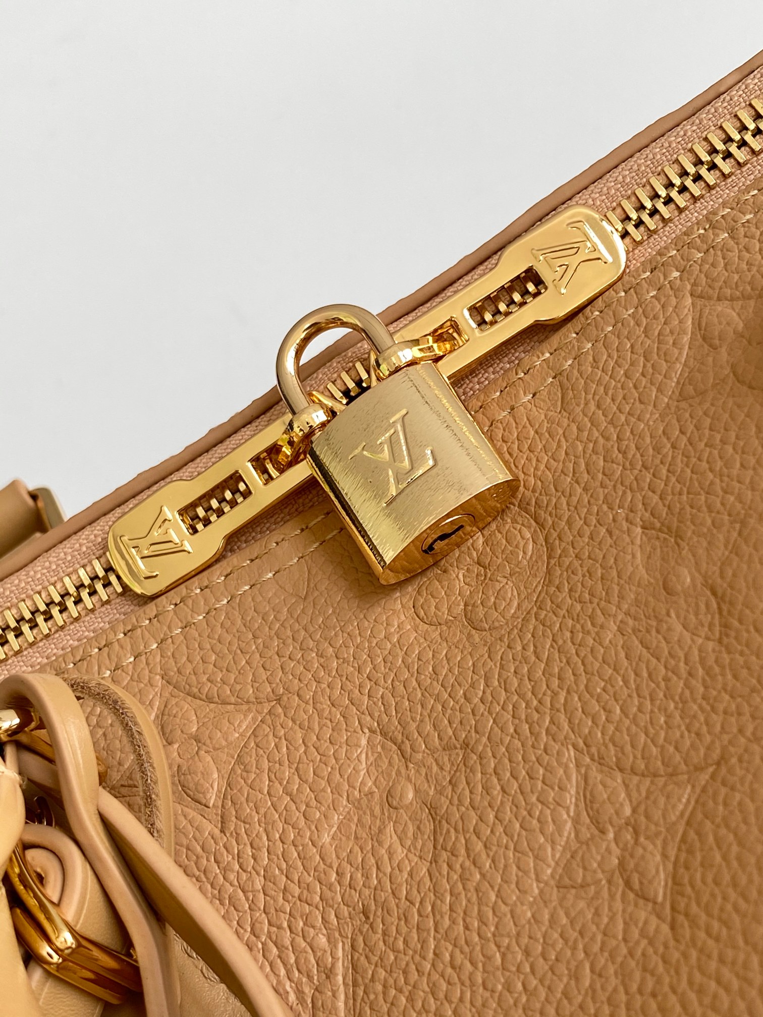 Louis Vuitton Speedy Soft 30 Handbag - Image 7