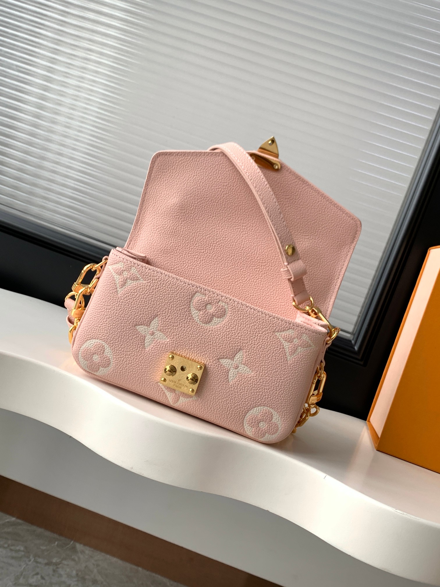 Louis Vuitton Pochette Metis East West Shoulder Bag - Image 7