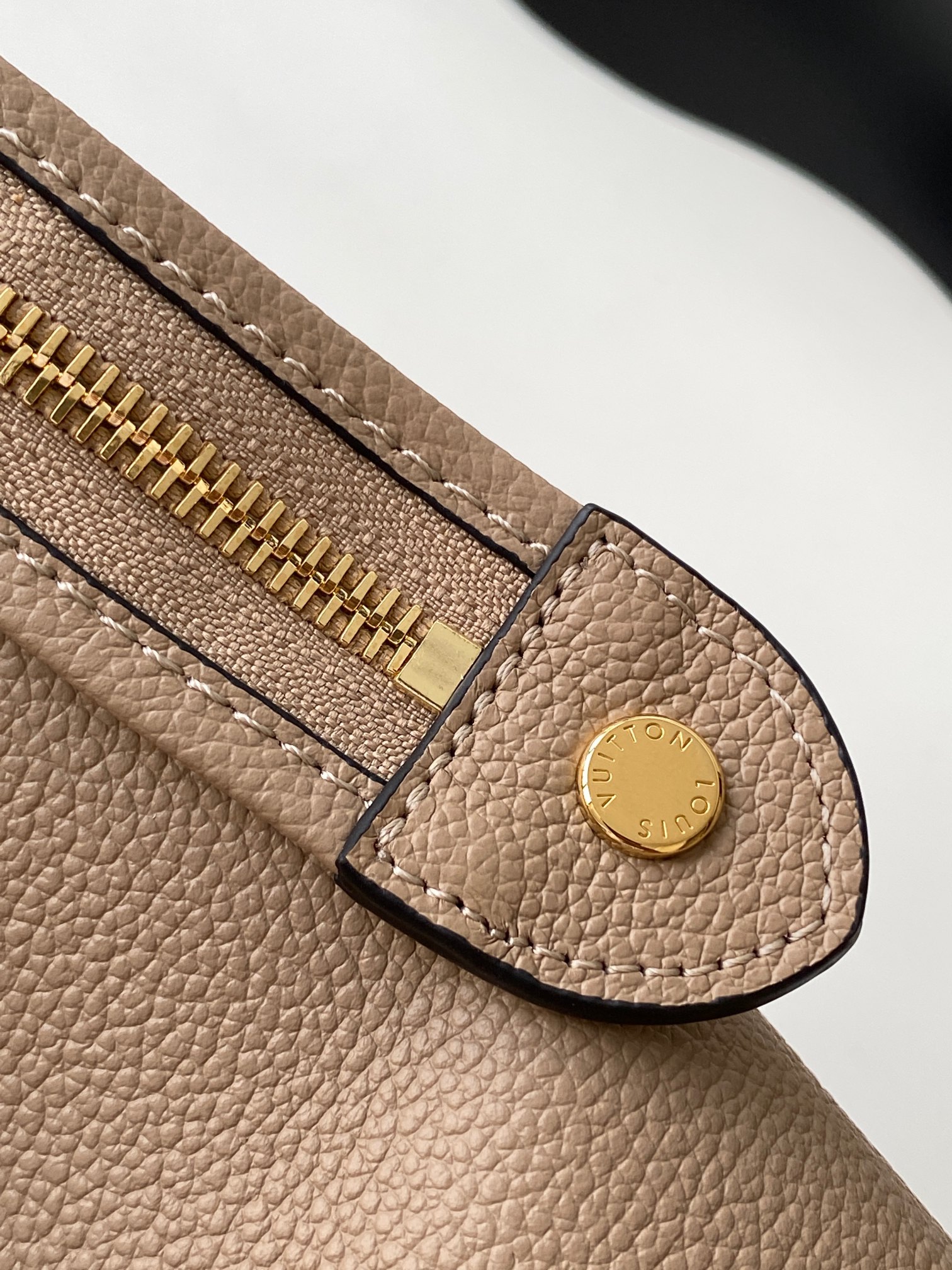 Louis Vuitton Grand Palais Handbag M45833 - Image 7