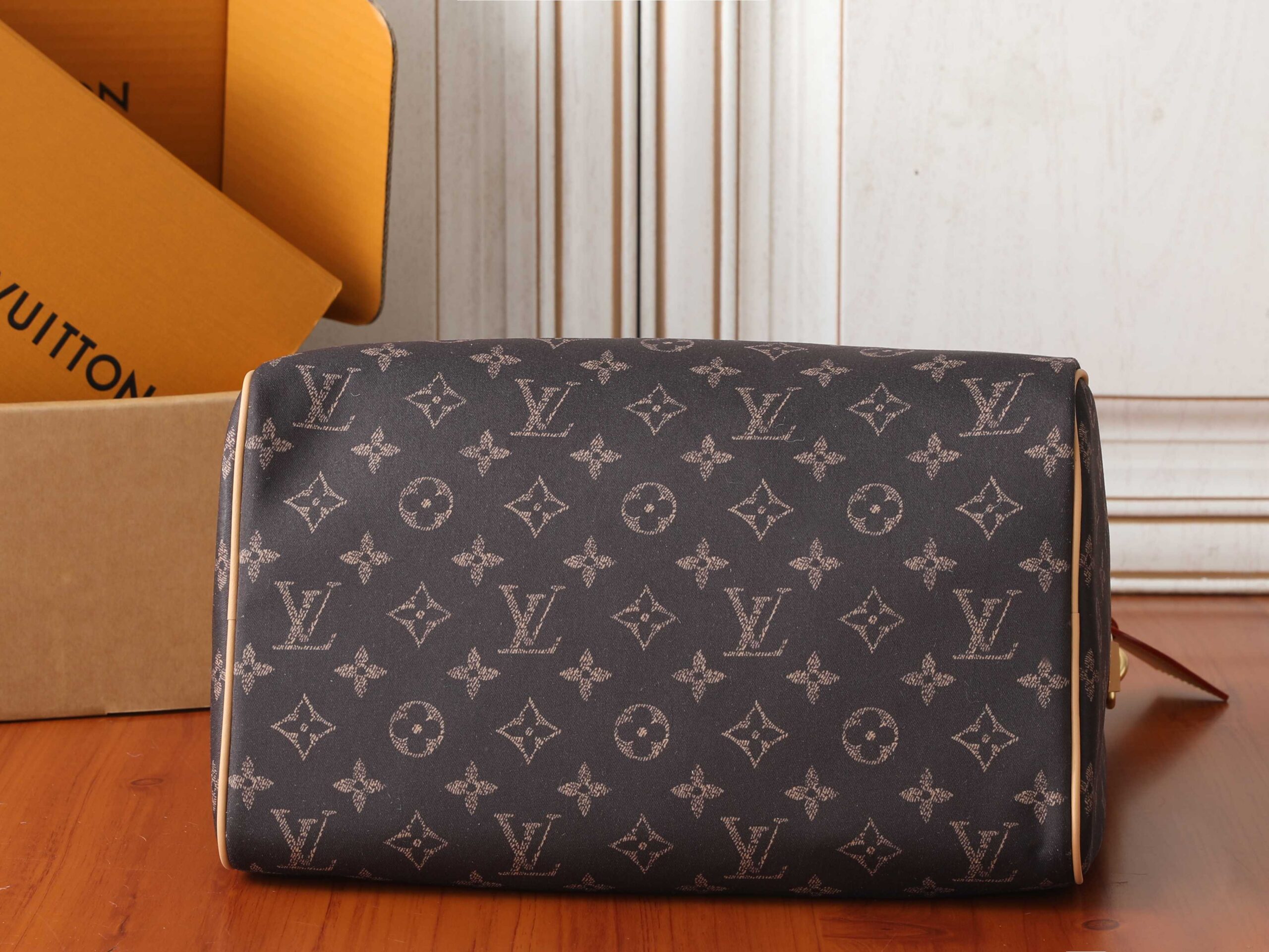 Louis Vuitton Speedy Bandoulière 30 Handbag - Image 7
