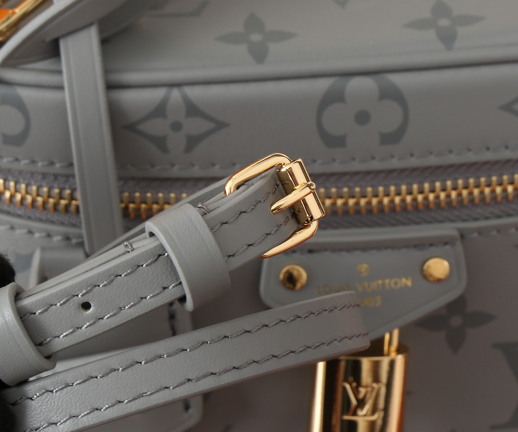 Louis Vuitton Vanity Chain Pouch M12427 - Image 7