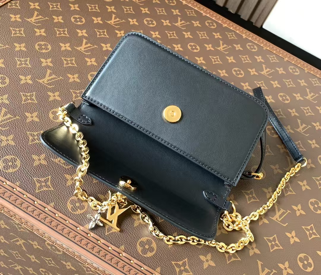 Louis Vuitton LV Bloom Wallet On Chain Bag M14564 - Image 7