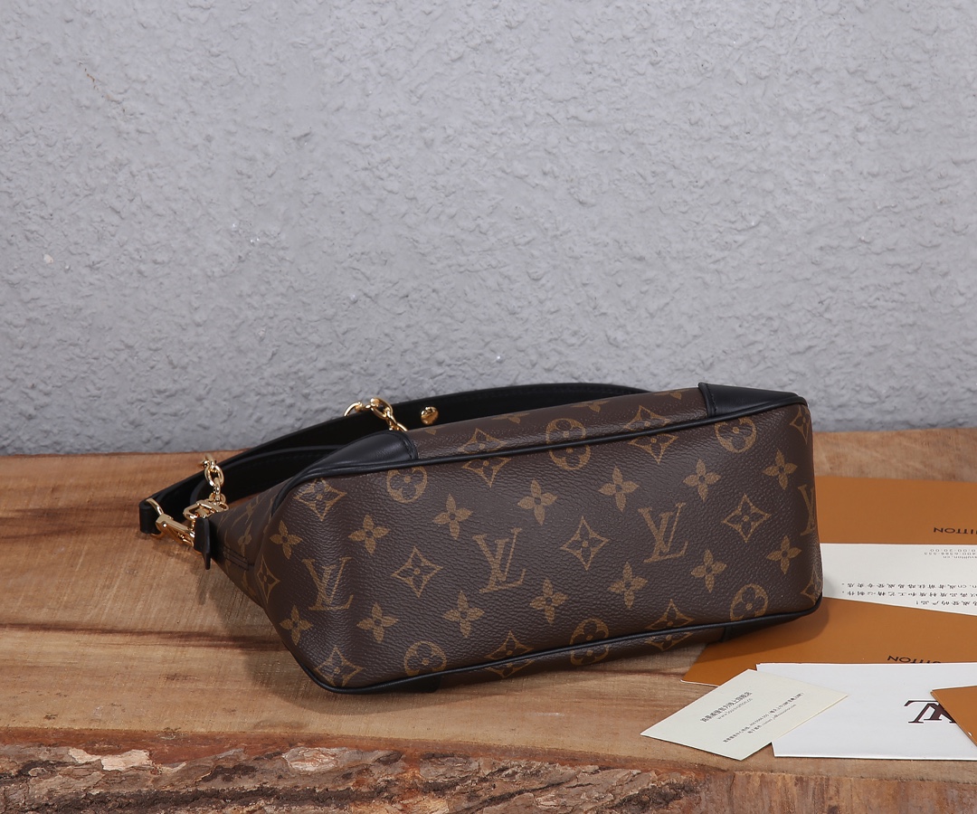 Louis Vuitton Boulogne Shoulder Bag - Image 7